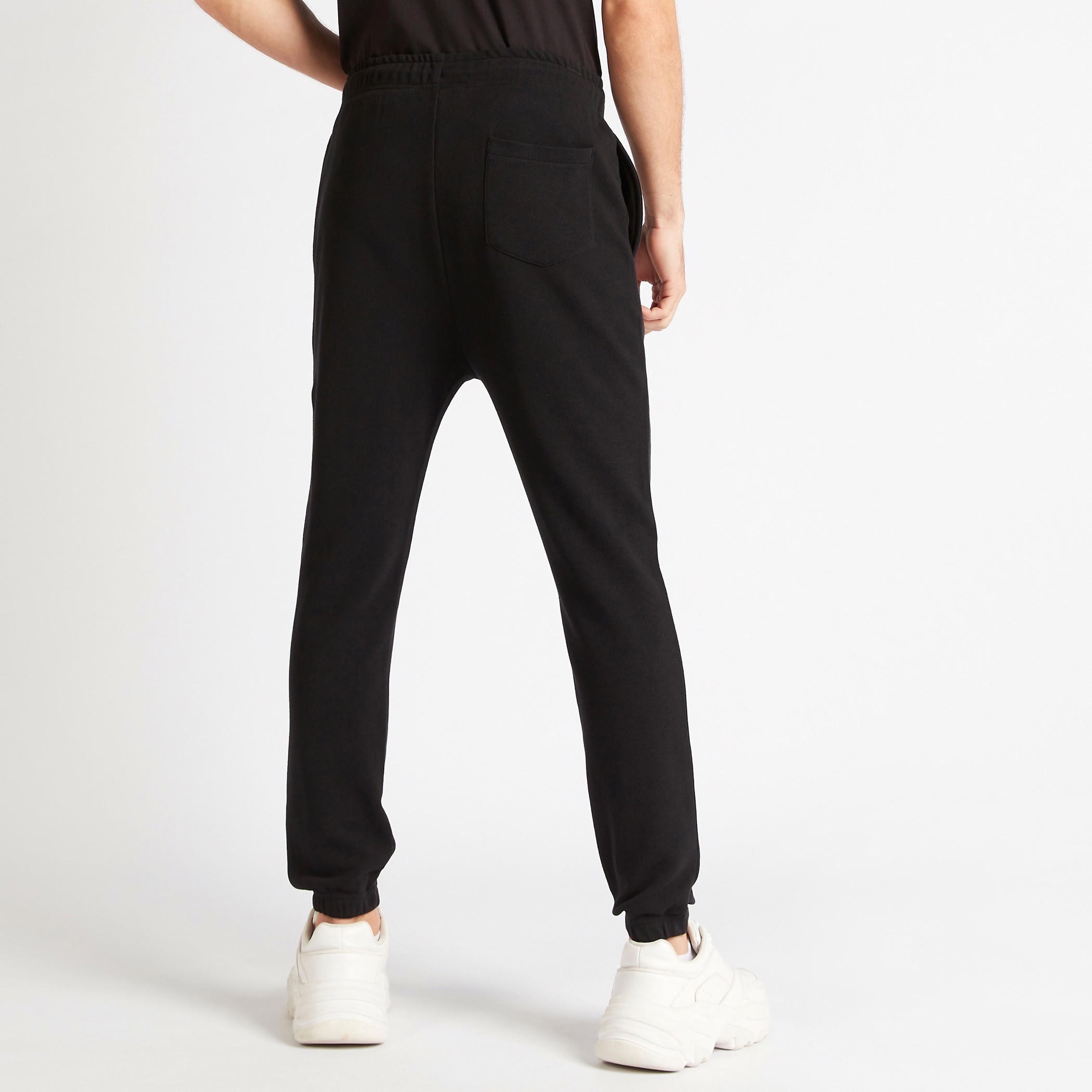 بنطلون رياضي برباط إغلاق وجيوب وطبعات ناسا-men-clothing-bottoms-joggers-image-1