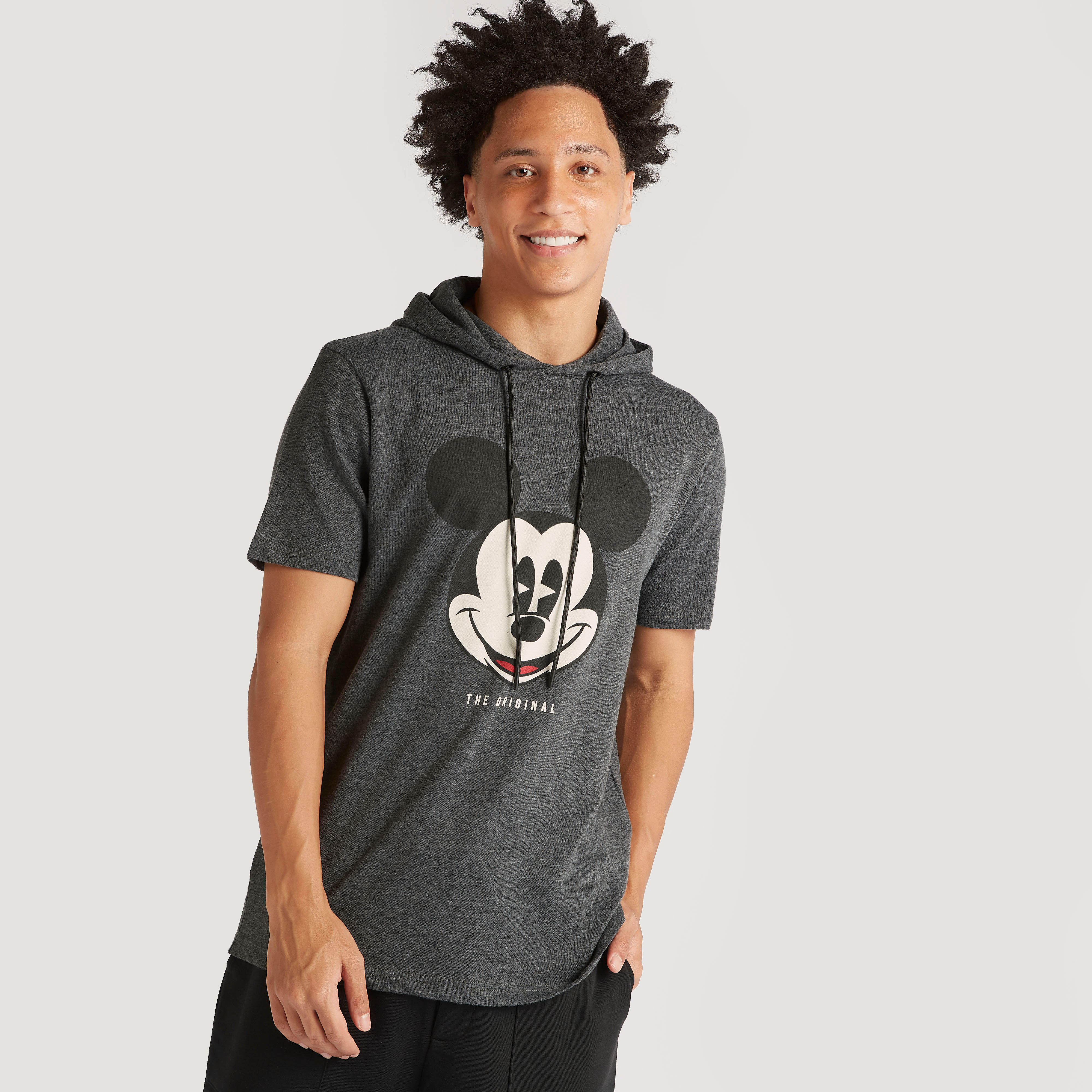 تيشيرت بأكمام قصيرة وقبّعة وطبعات ميكي ماوس-men-clothing-tshirtsandpolos-tshirts-image-1
