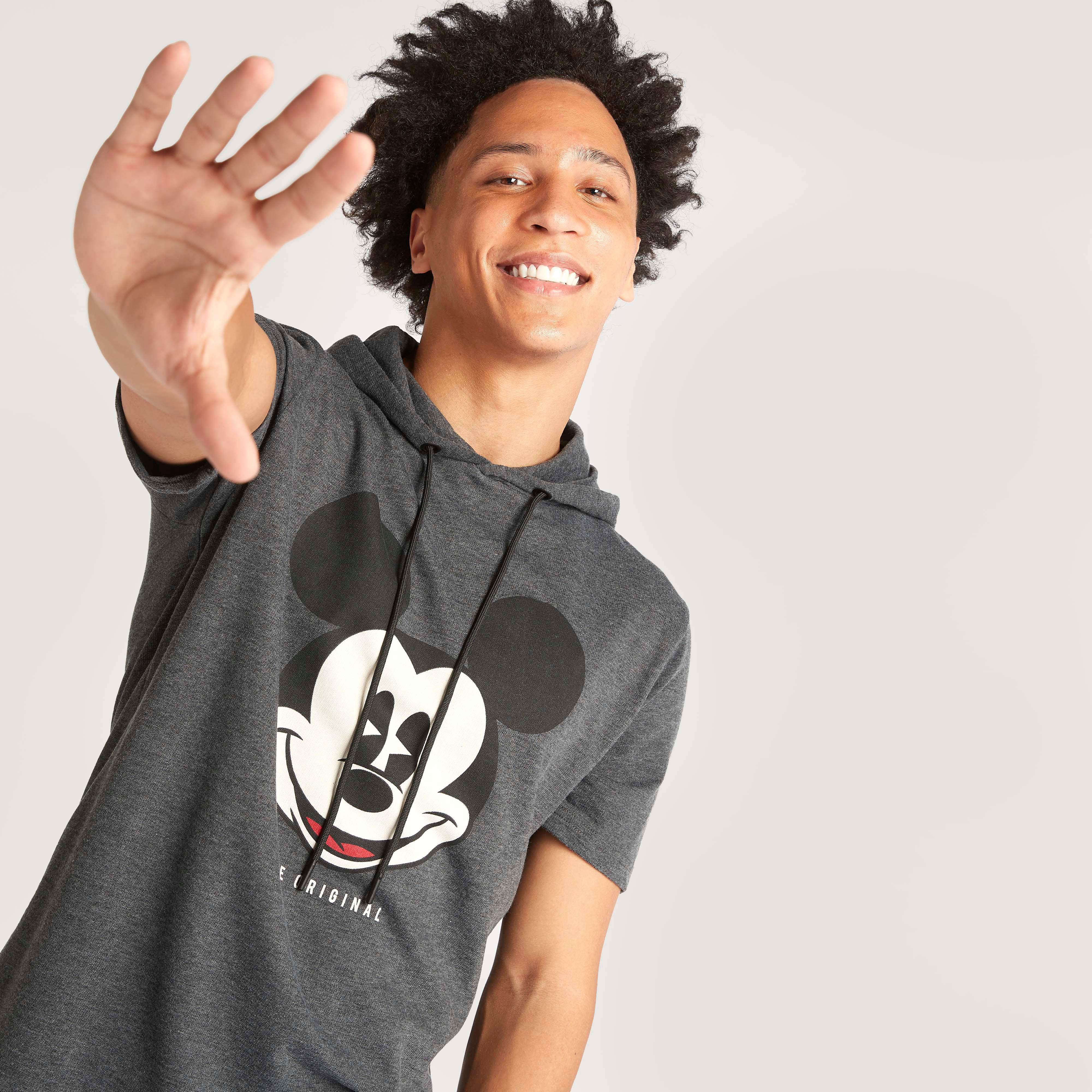 تيشيرت بأكمام قصيرة وقبّعة وطبعات ميكي ماوس-men-clothing-tshirtsandpolos-tshirts-image-5
