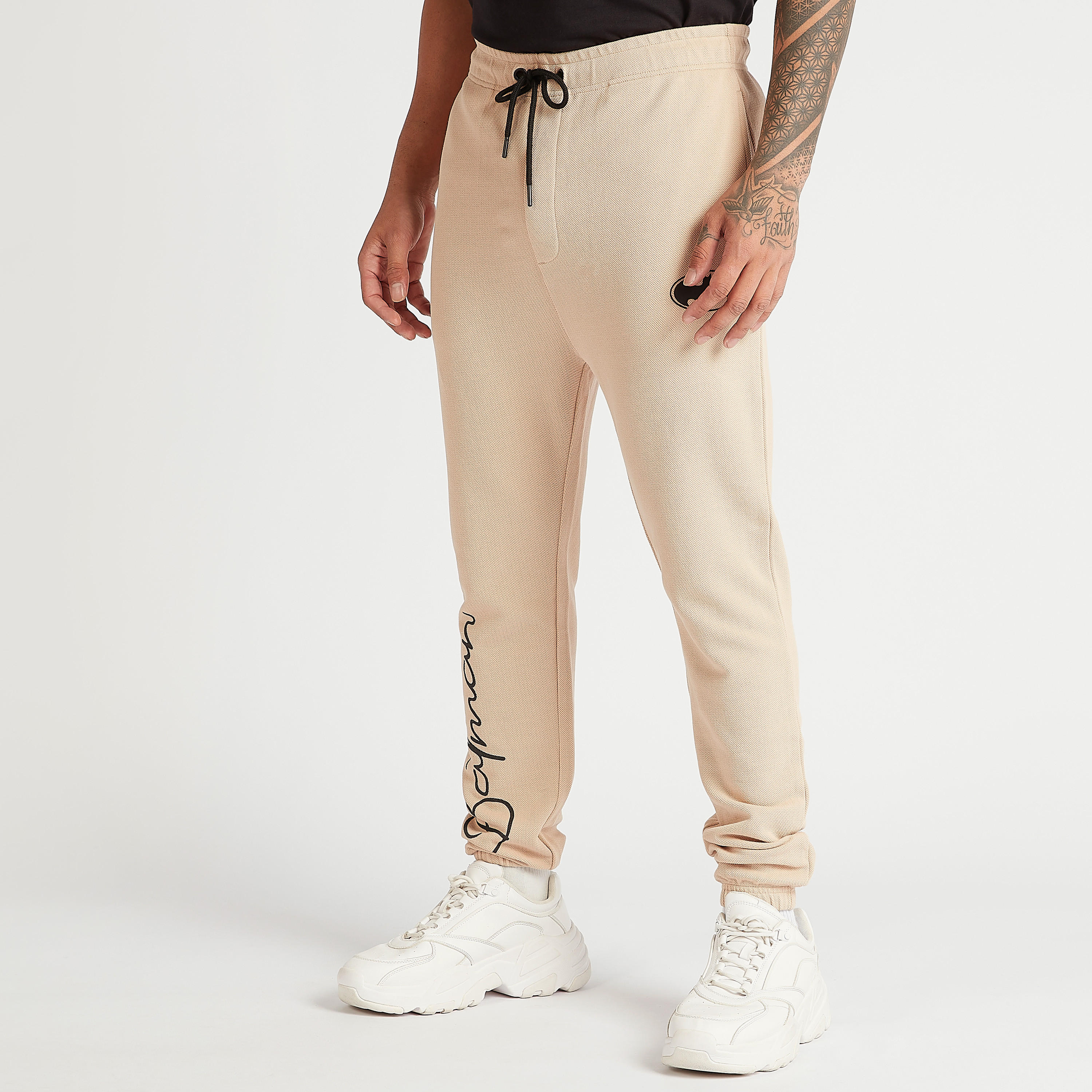 بنطلون رياضي برباط إغلاق وجيوب وطبعات باتمان-men-clothing-bottoms-joggers-image-4