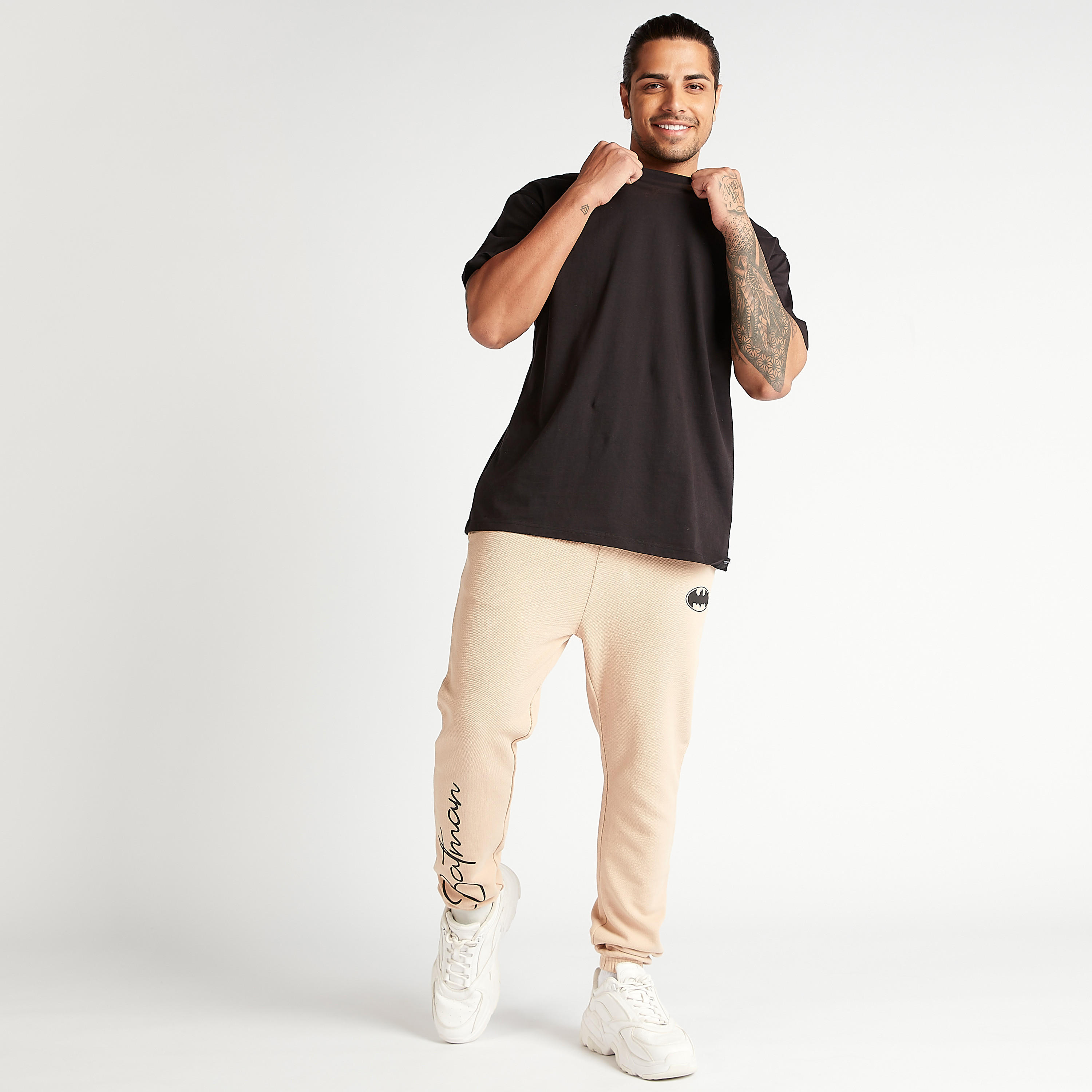 بنطلون رياضي برباط إغلاق وجيوب وطبعات باتمان-men-clothing-bottoms-joggers-image-3