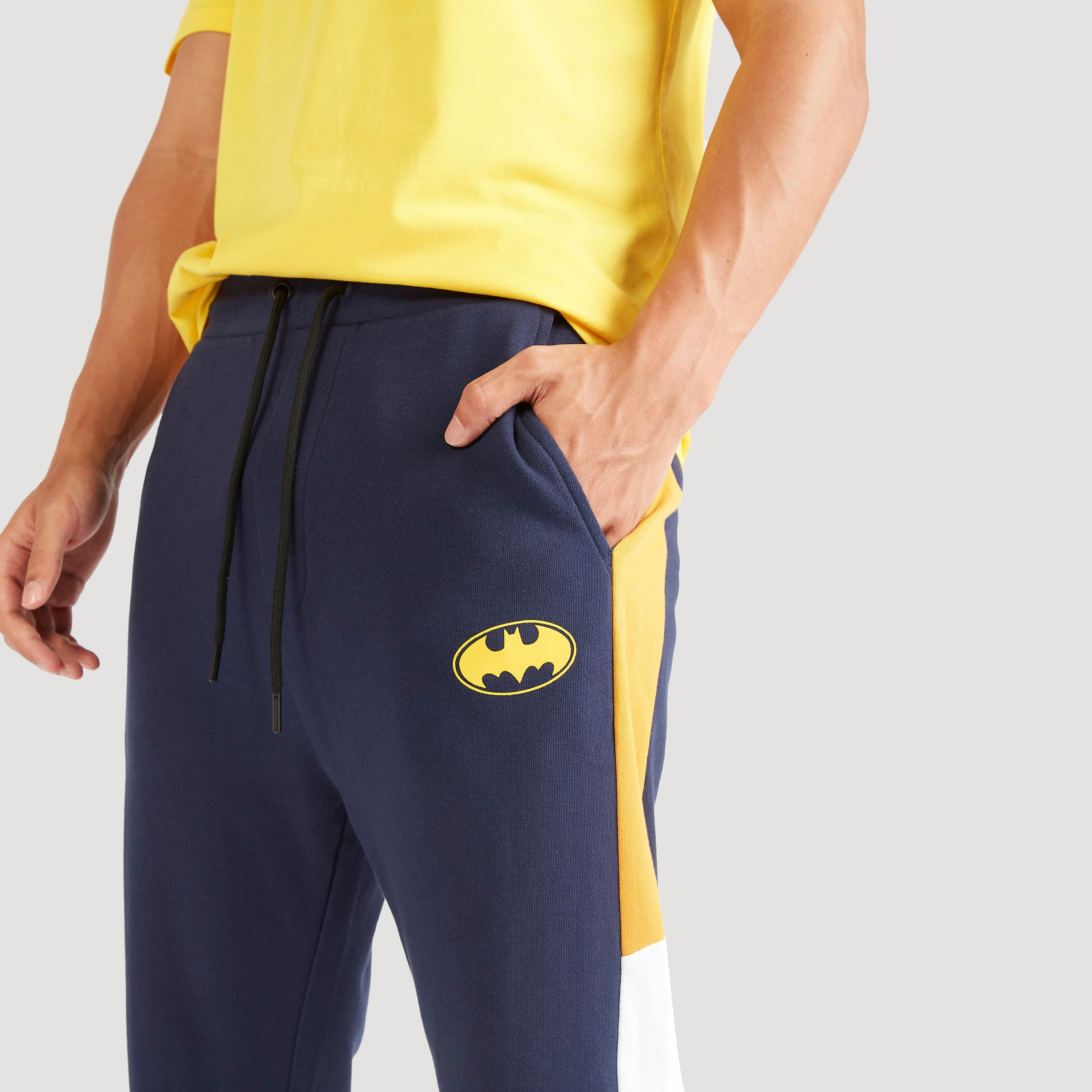 Batman Print Mid-Rise Joggers with Drawstring Closure-men-clothing-bottoms-joggers-image-3
