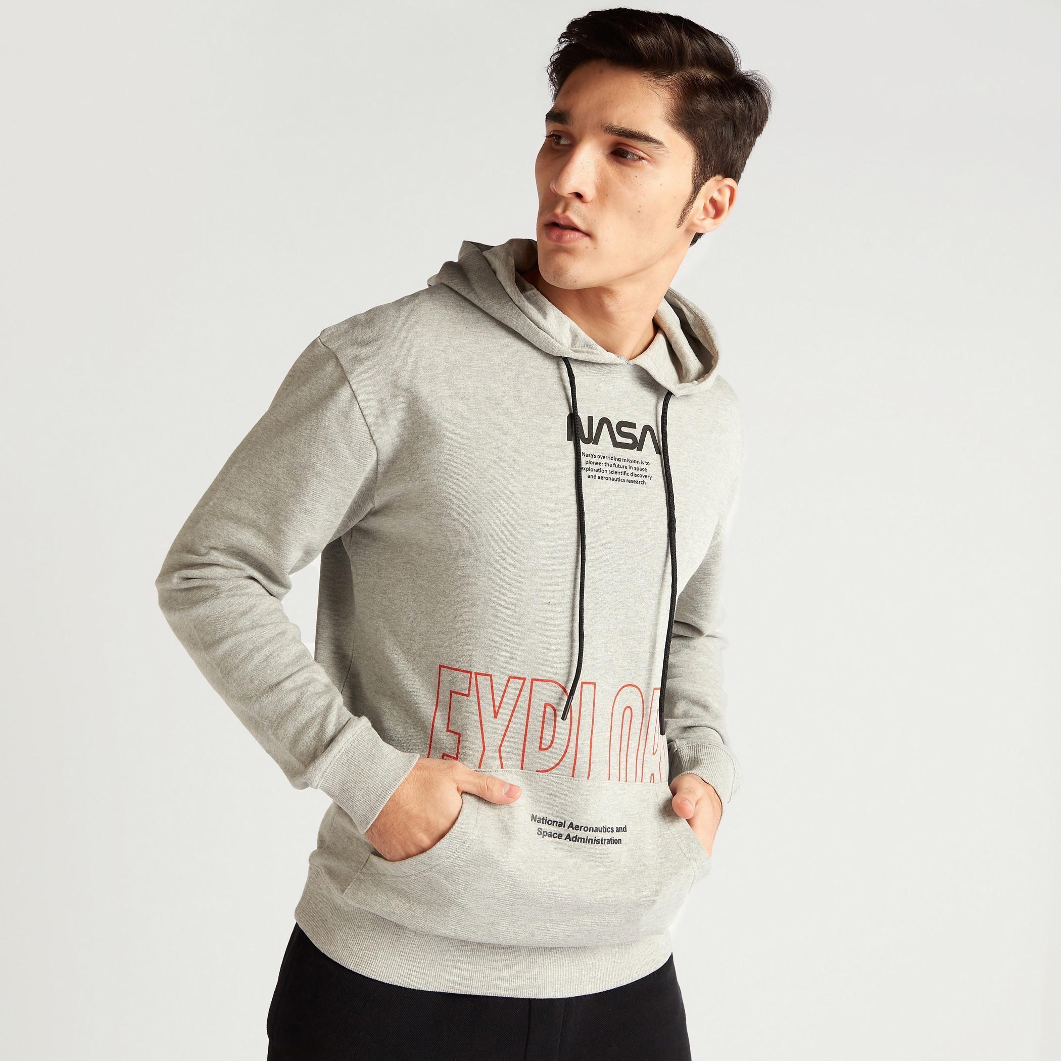 هودي بأكمام طويلة وجيب كانغر وطبعات ناسا-men-winterwear-hoodiesandsweatshirts-image-6