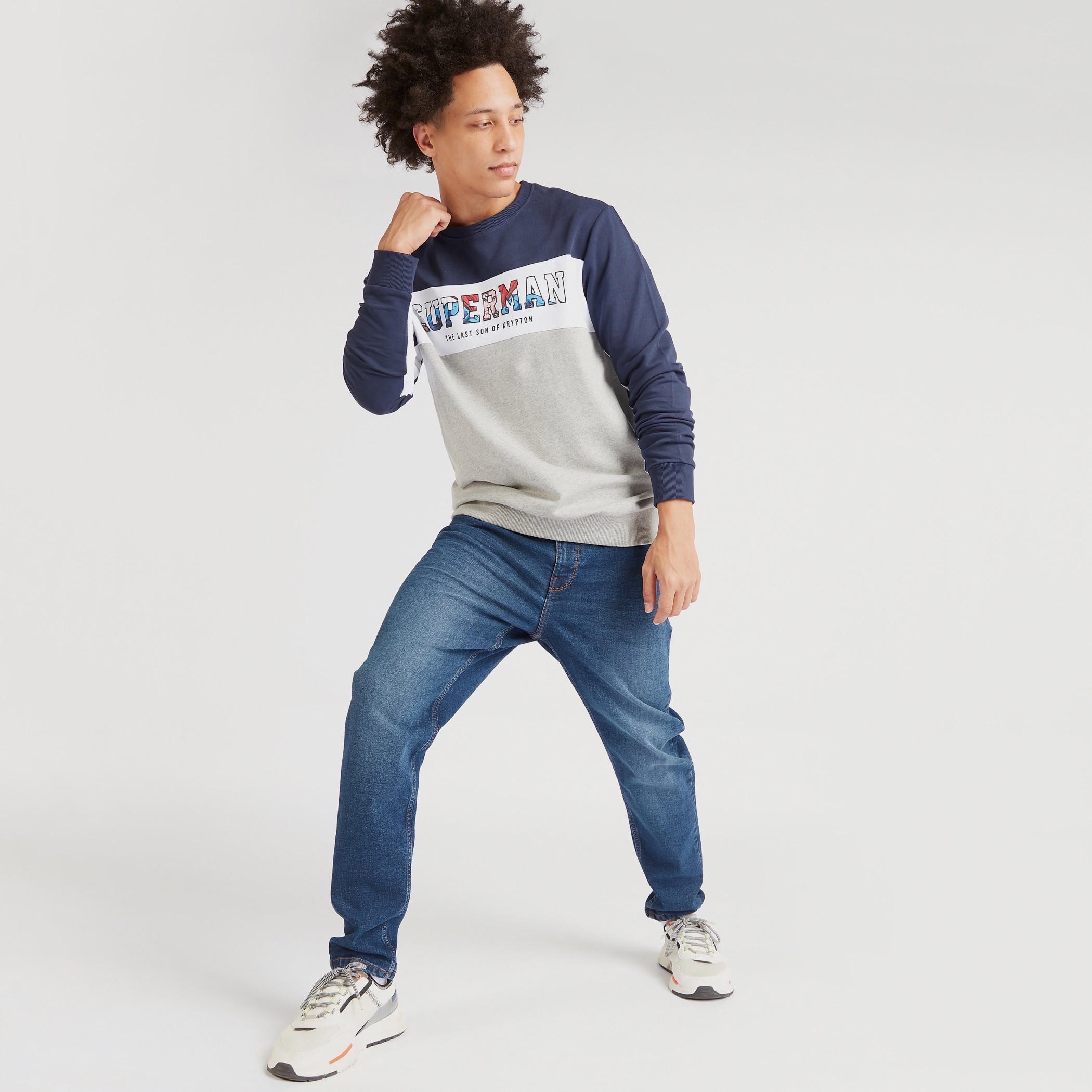 سويت شيرت بياقة ضيقة وأكمام طويلة وطبعات سوبر مان-men-winterwear-hoodiesandsweatshirts-image-2