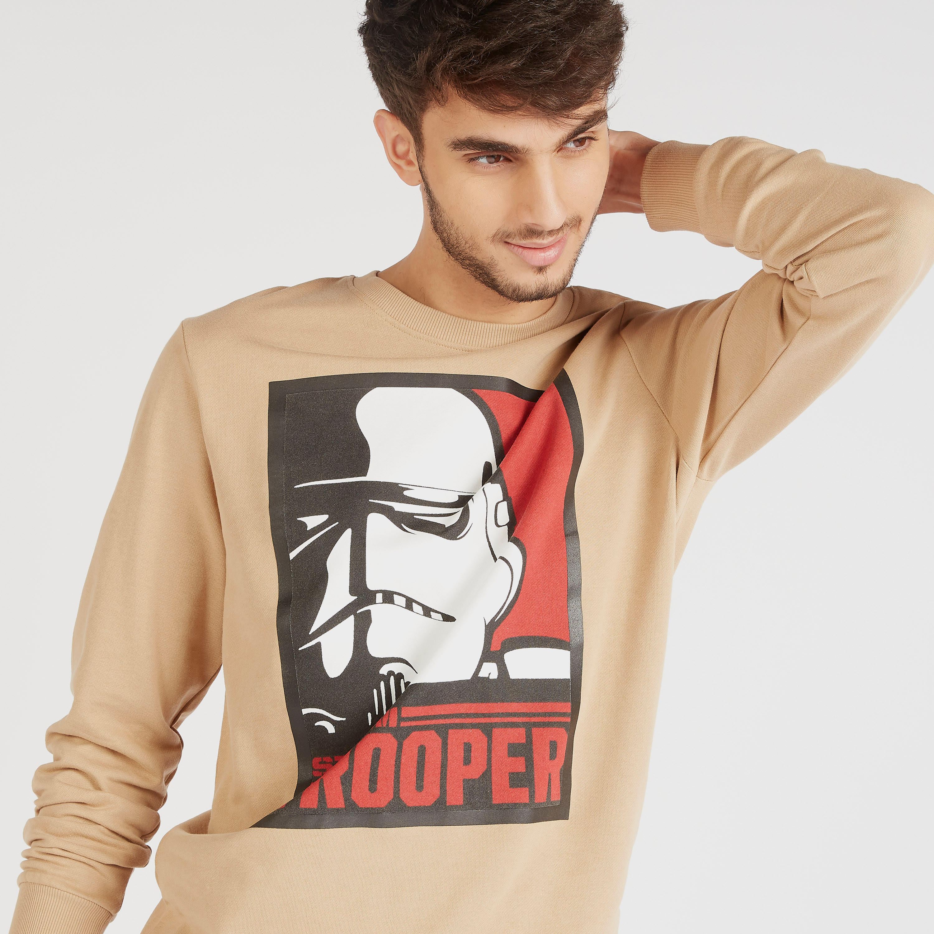 سويت شيرت بياقة ضيقة وأكمام طويلة وطبعات-men-winterwear-hoodiesandsweatshirts-image-3