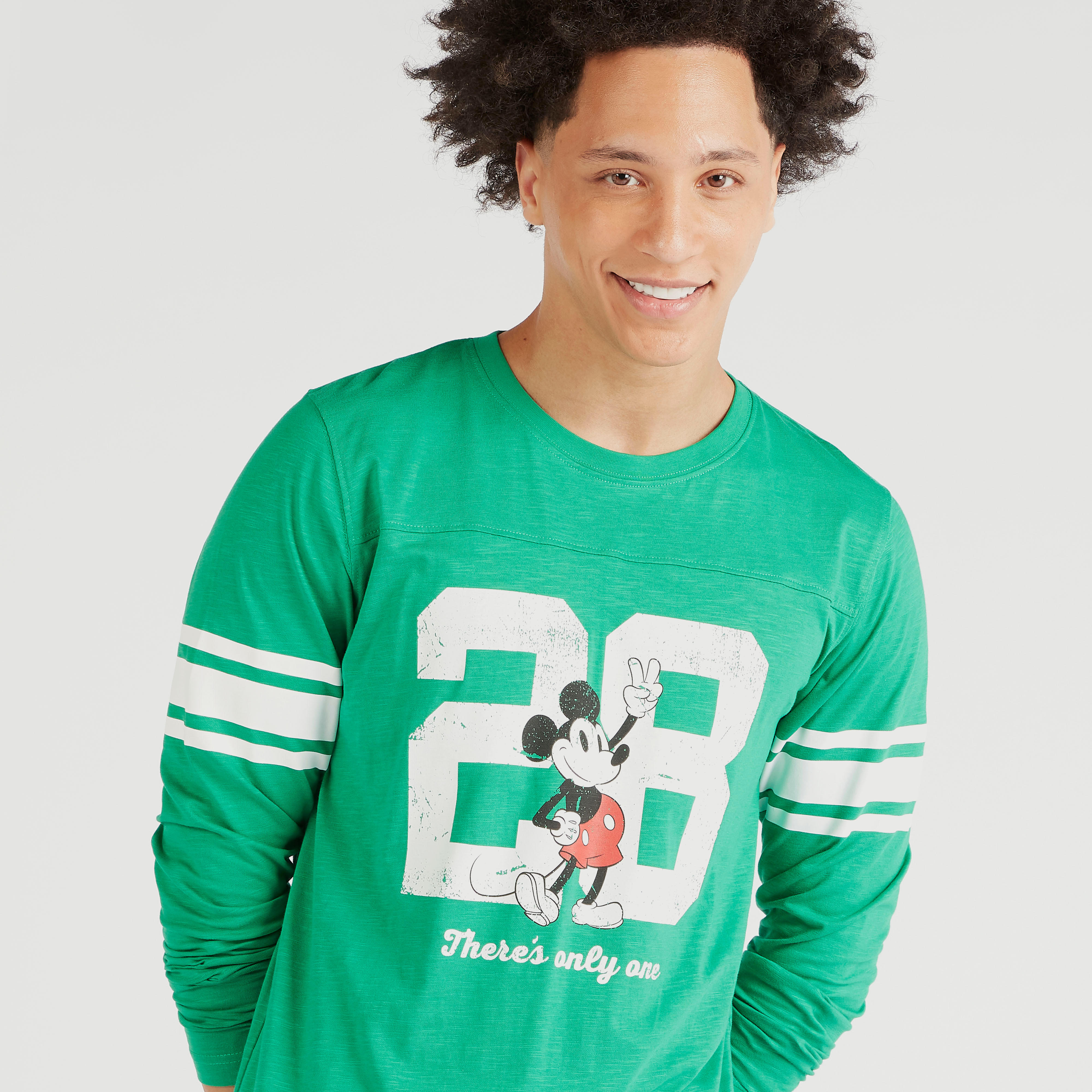 تيشيرت بياقة ضيّقة وأكمام كاب وطبعات ميكي ماوس-men-clothing-tshirtsandpolos-tshirts-image-3