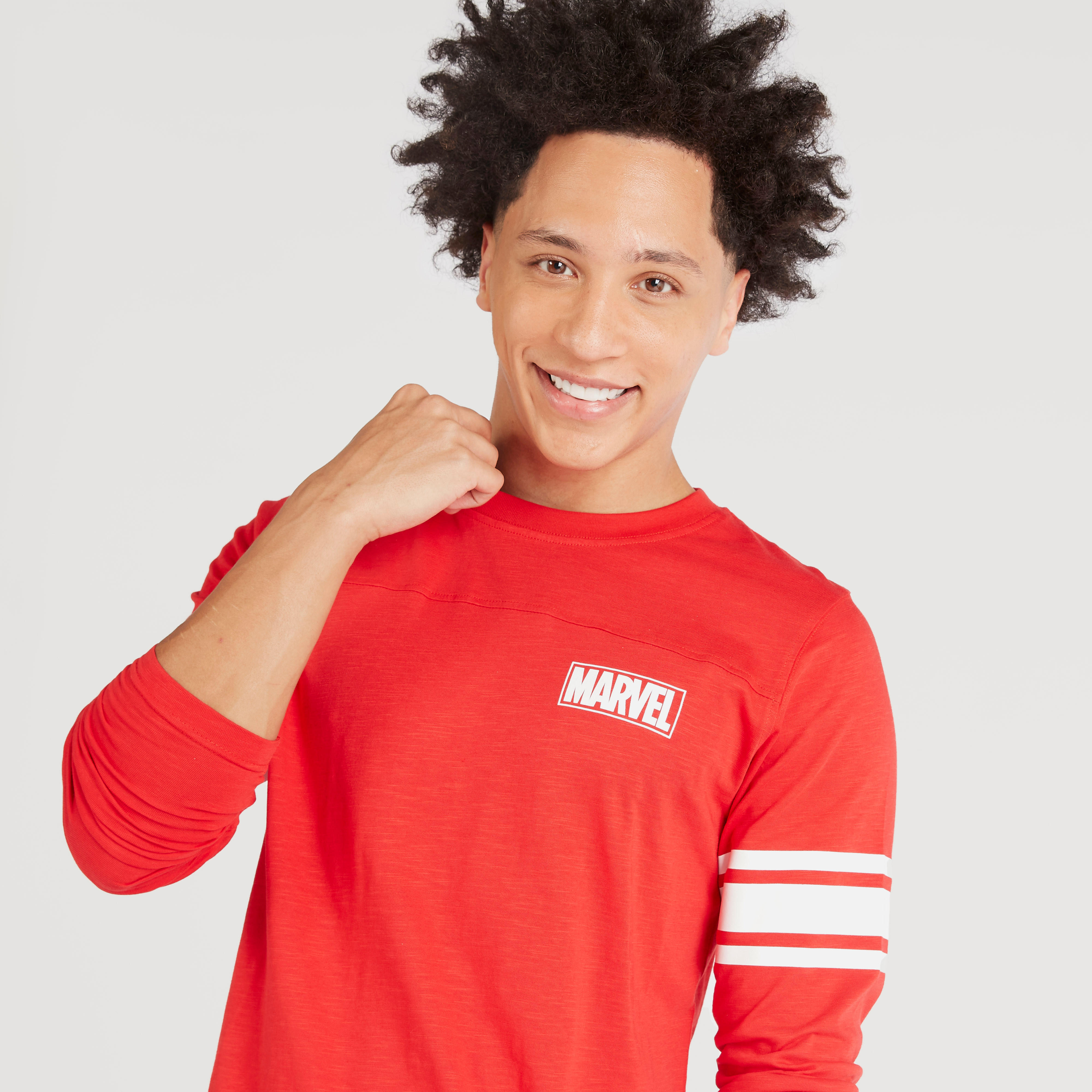 تيشيرت بياقة ضيّقة وأكمام طويلة وطبعات مارفل-men-clothing-tshirtsandpolos-tshirts-image-3