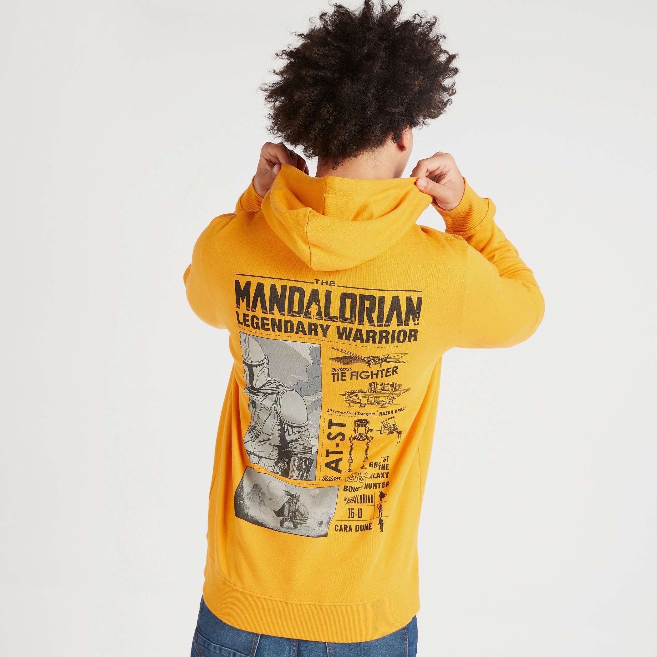 سويت شيرت بقبّعة وأكمام طويلة وطبعات ماندالوريان-men-winterwear-hoodiesandsweatshirts-image-4