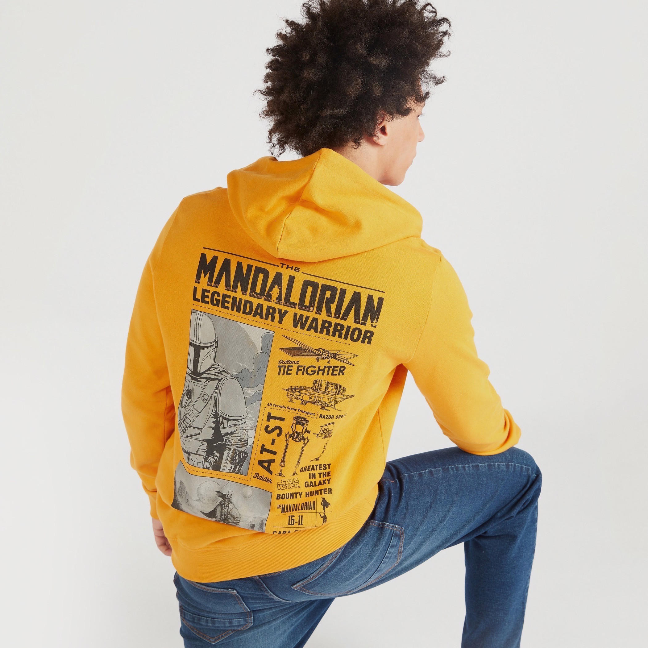 سويت شيرت بقبّعة وأكمام طويلة وطبعات ماندالوريان-men-winterwear-hoodiesandsweatshirts-image-5