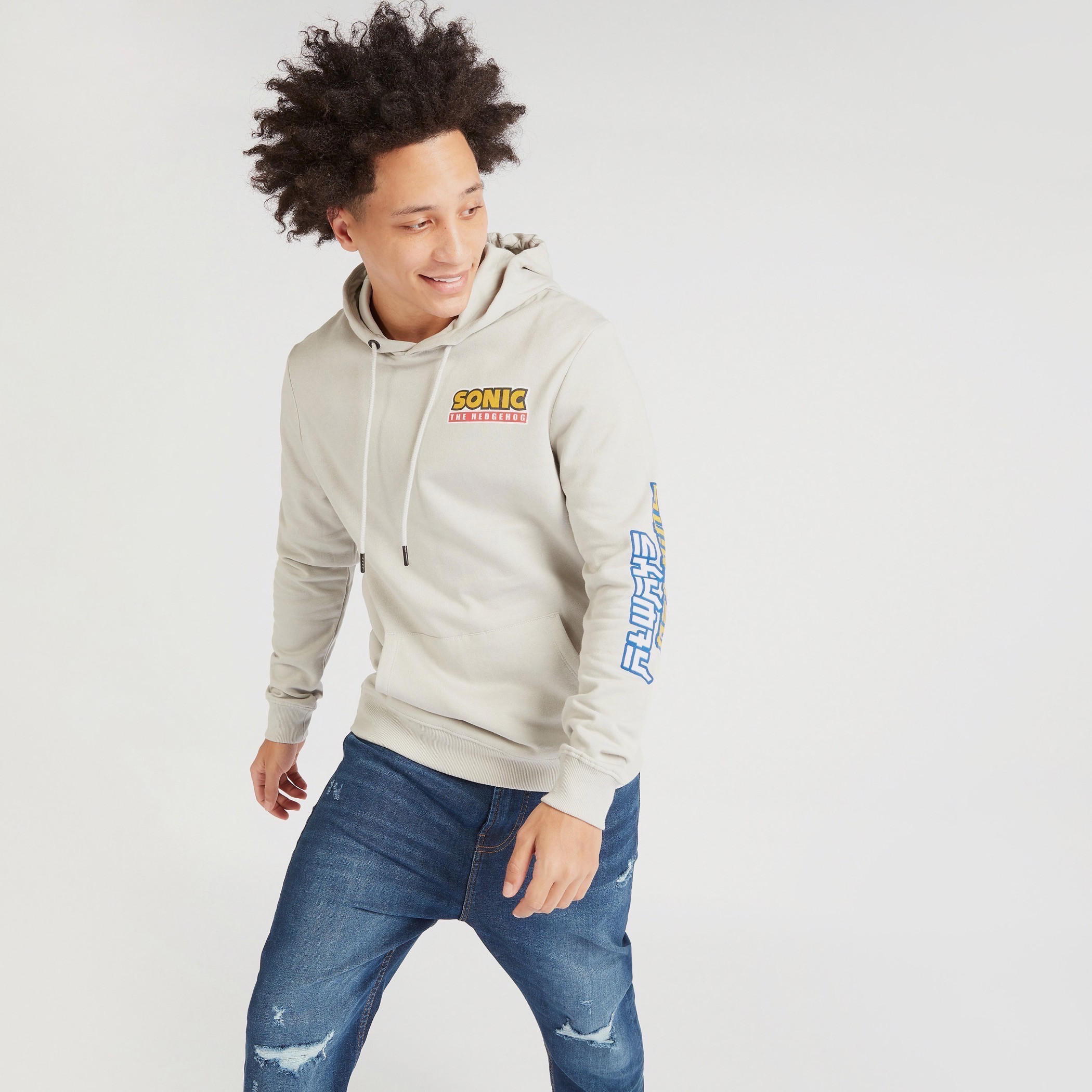 سويت شيرت بجيوب وقبعّة وطبعات سونيك-men-winterwear-hoodiesandsweatshirts-image-1