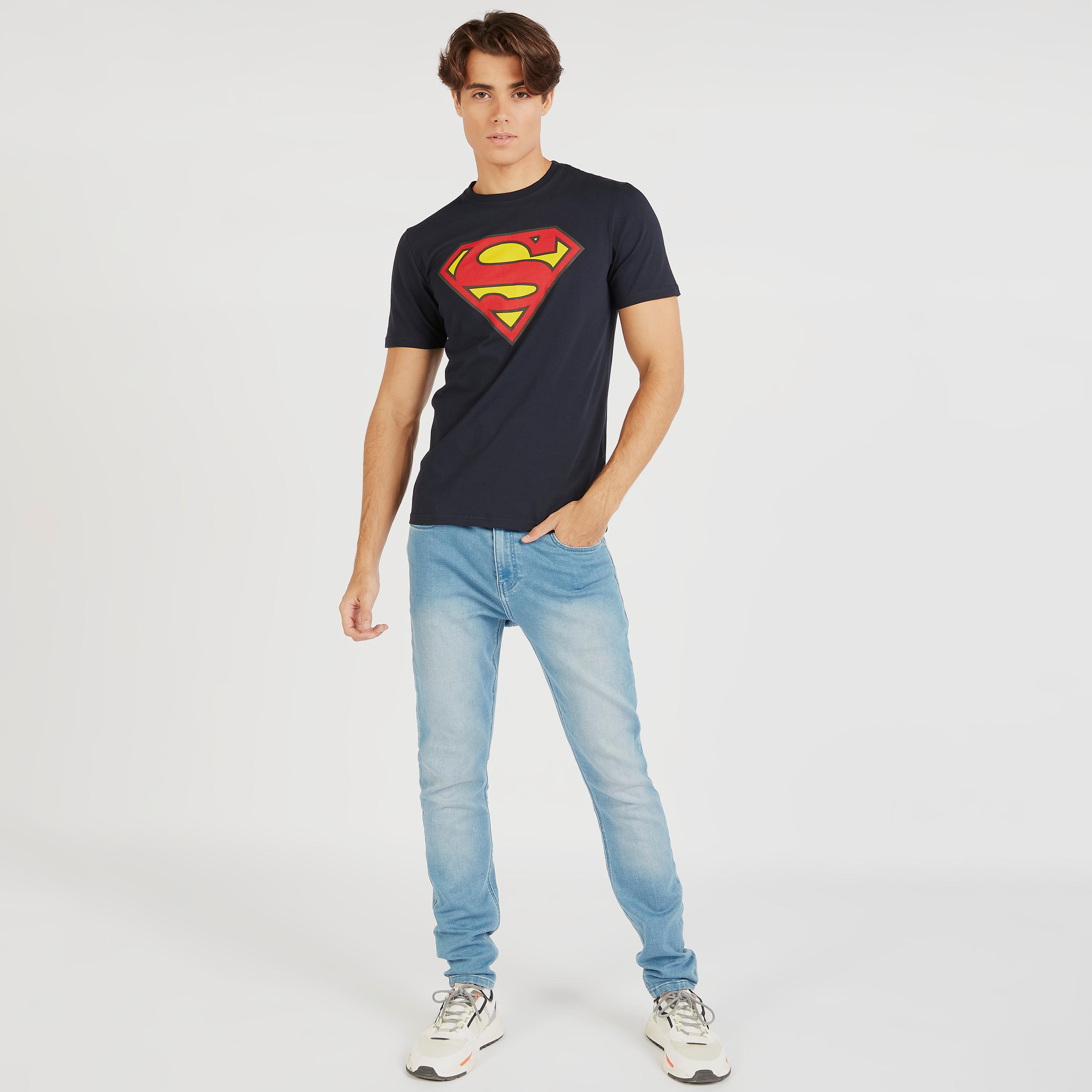 تيشيرت بياقة ضيّقة وأكمام قصيرة وطبعات سوبرمان-men-clothing-tshirtsandpolos-tshirts-image-2