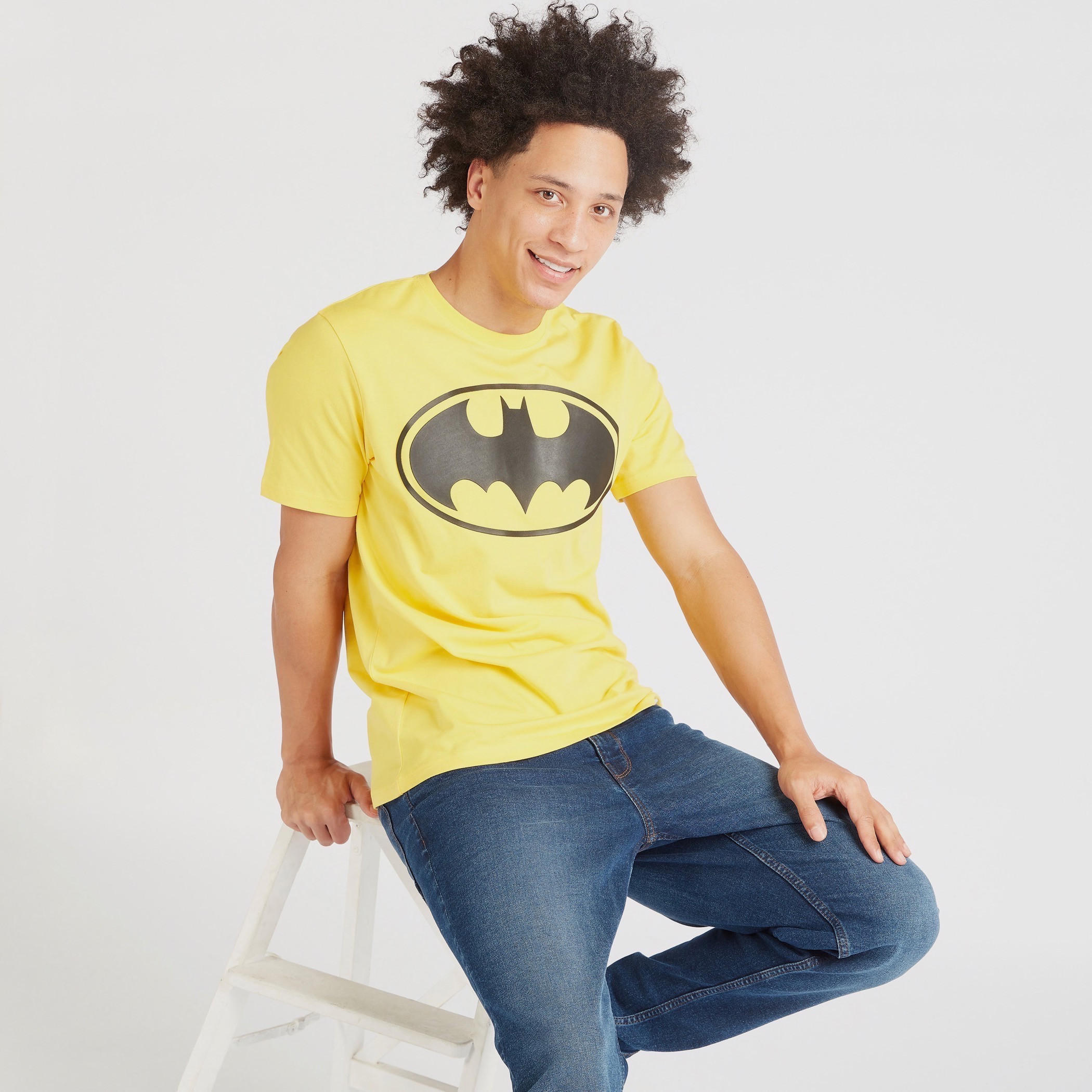 تيشيرت بياقة ضيقة وأكمام قصيرة وطبعات باتمان-men-clothing-tshirtsandpolos-tshirts-image-1