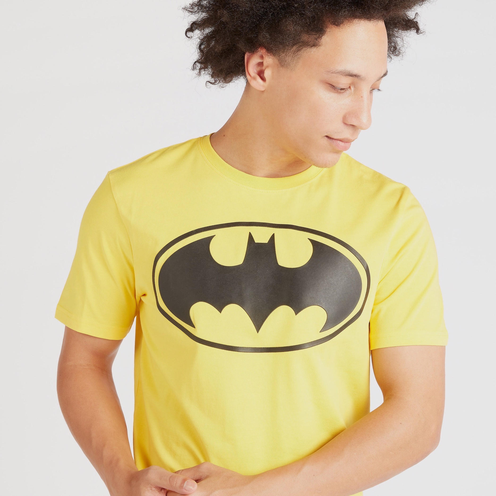 تيشيرت بياقة ضيقة وأكمام قصيرة وطبعات باتمان-men-clothing-tshirtsandpolos-tshirts-image-5