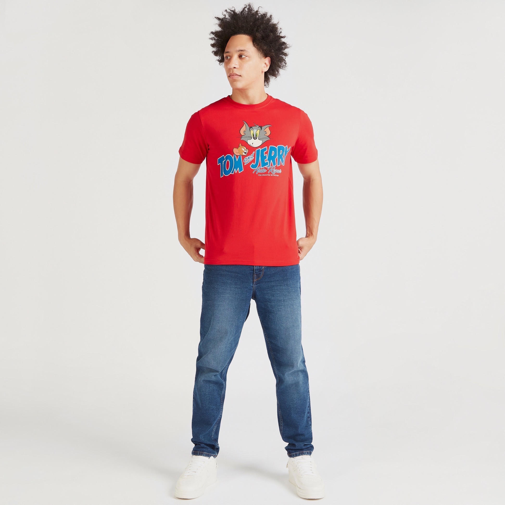 تيشيرت بياقة ضيّقة وأكمام قصيرة وطبعات توم آند جيري-men-clothing-tshirtsandpolos-tshirts-image-2