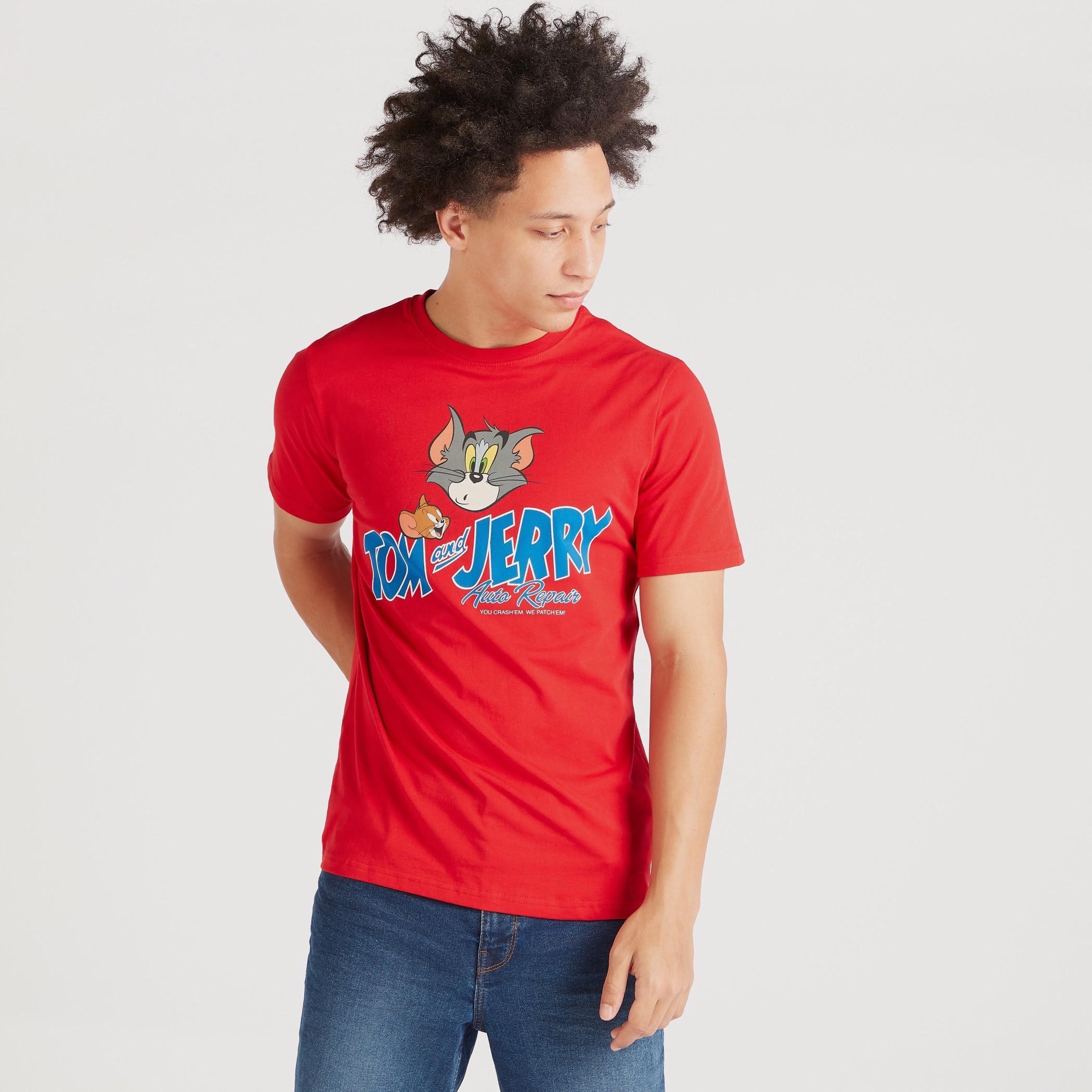 تيشيرت بياقة ضيّقة وأكمام قصيرة وطبعات توم آند جيري-men-clothing-tshirtsandpolos-tshirts-image-3