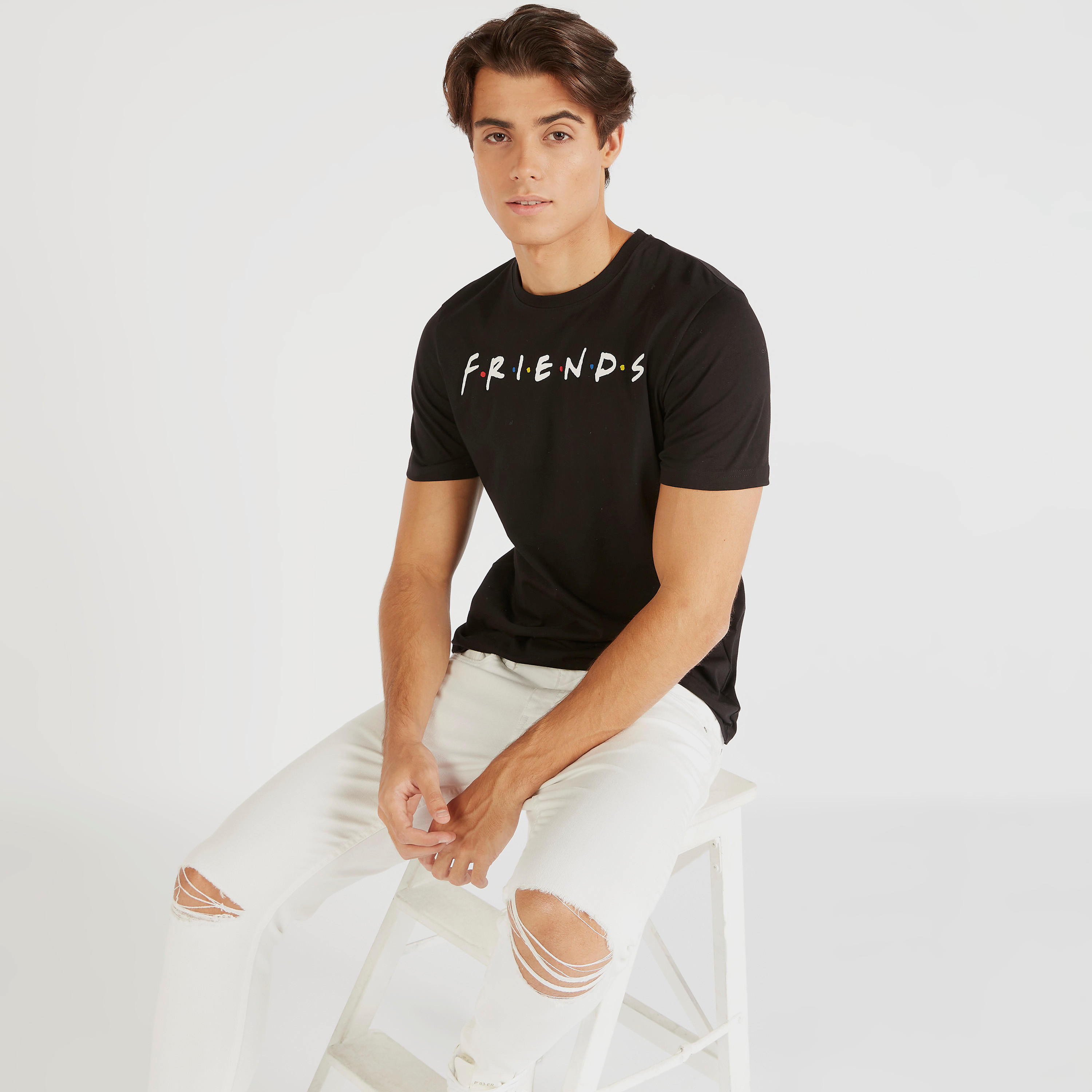 تيشيرت بياقة ضيقة وأكمام قصيرة وطبعات-men-clothing-tshirtsandpolos-tshirts-image-1