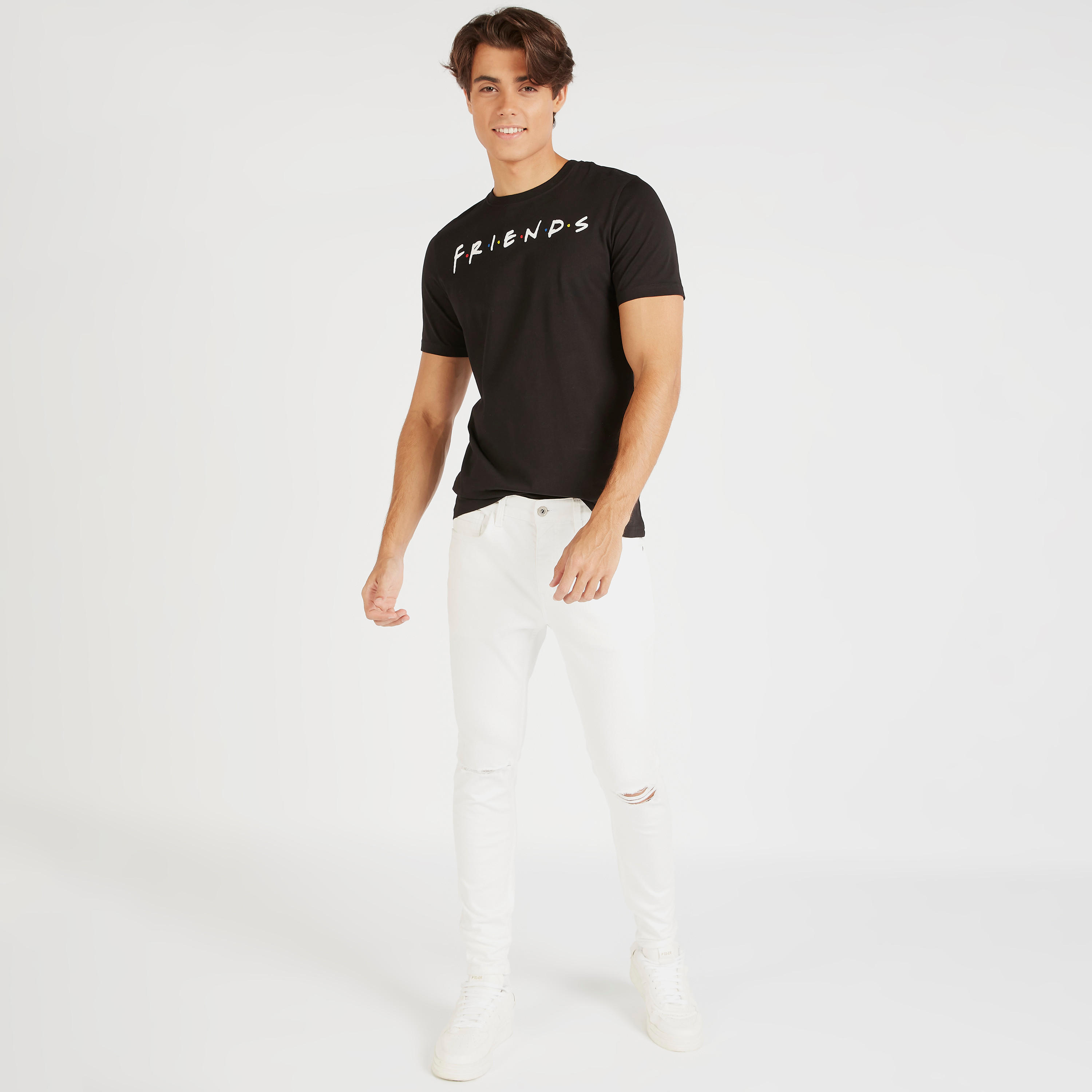 تيشيرت بياقة ضيقة وأكمام قصيرة وطبعات-men-clothing-tshirtsandpolos-tshirts-image-2
