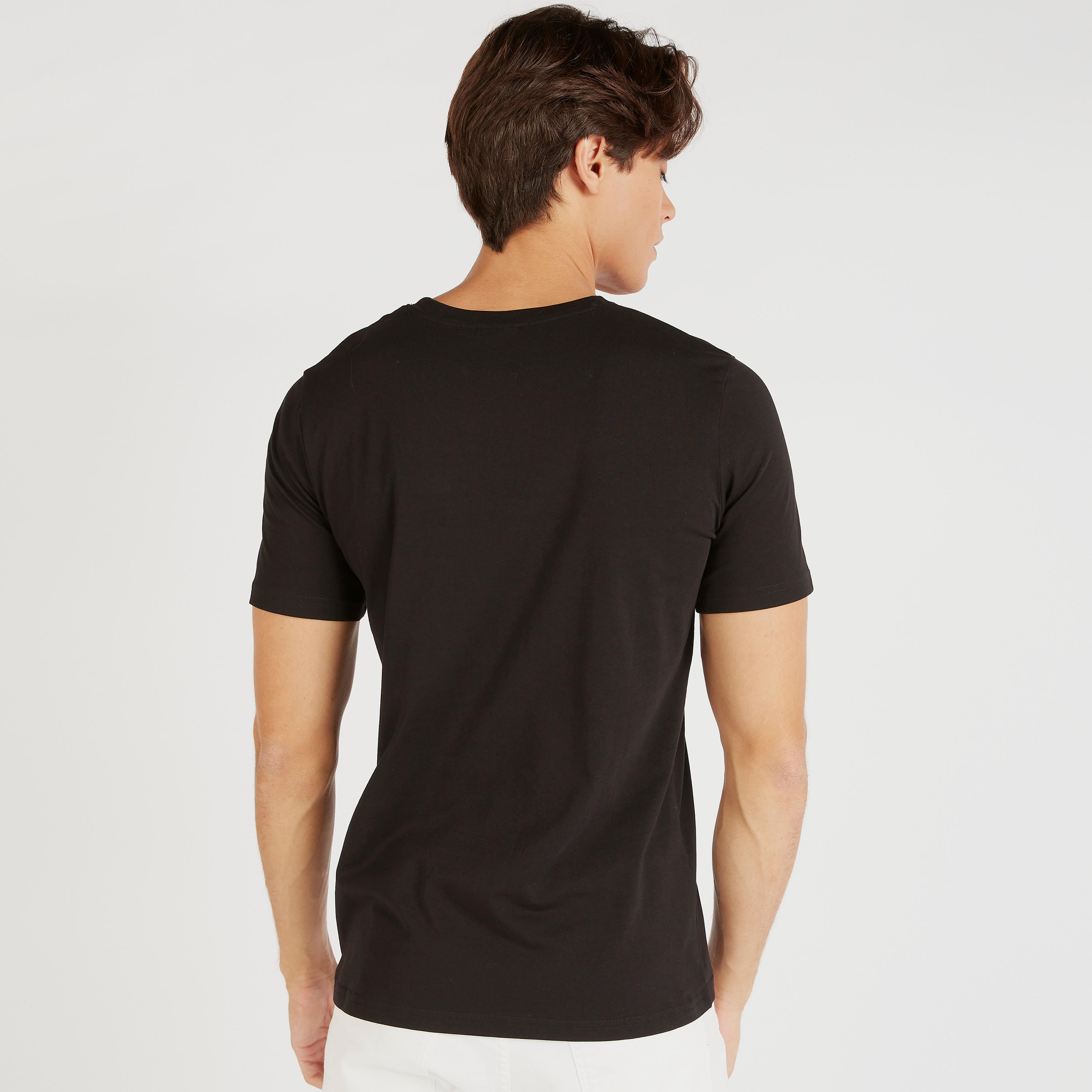 تيشيرت بياقة ضيقة وأكمام قصيرة وطبعات-men-clothing-tshirtsandpolos-tshirts-image-4