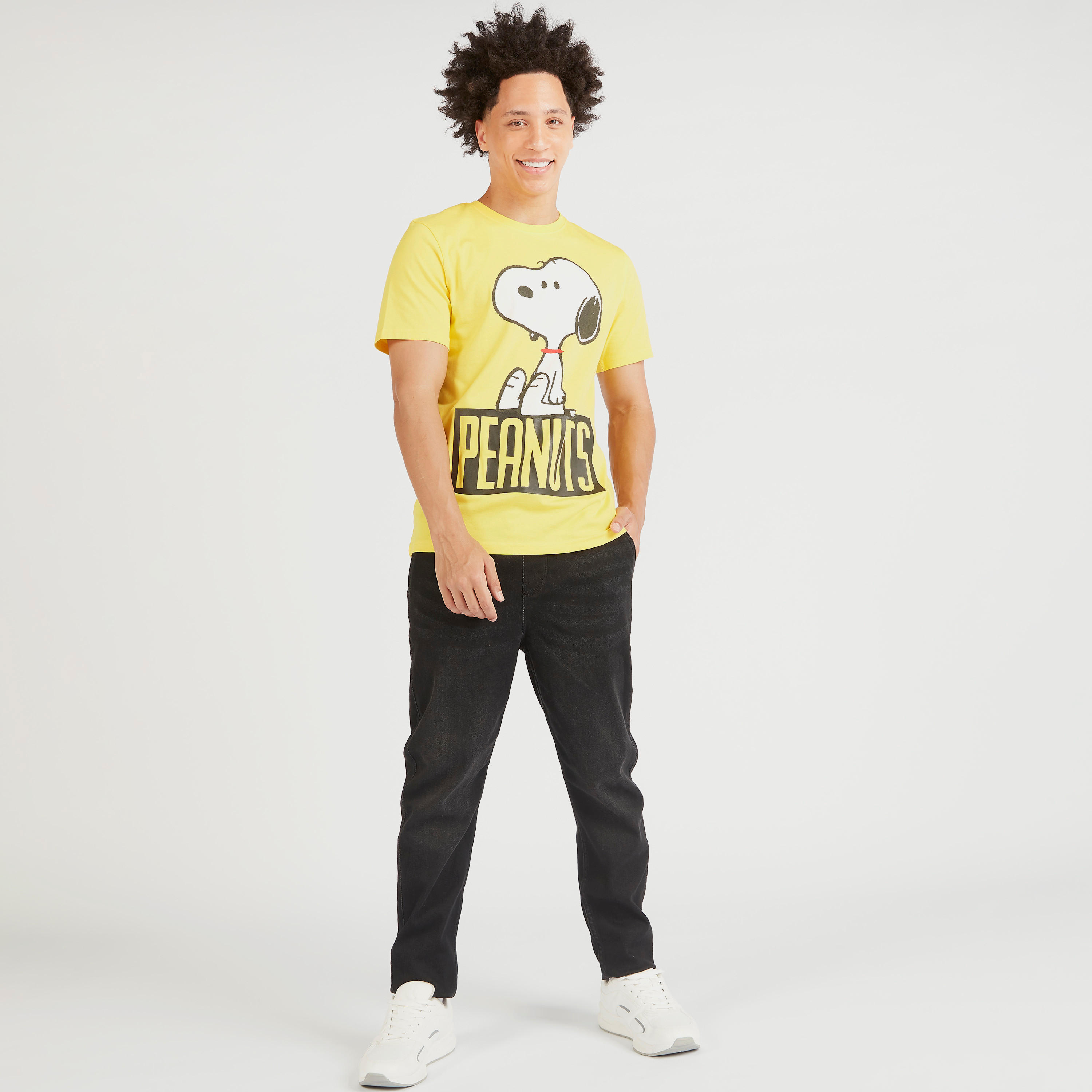 تيشيرت بياقة ضيقة وأكمام قصيرة وطبعات-men-clothing-tshirtsandpolos-tshirts-image-2
