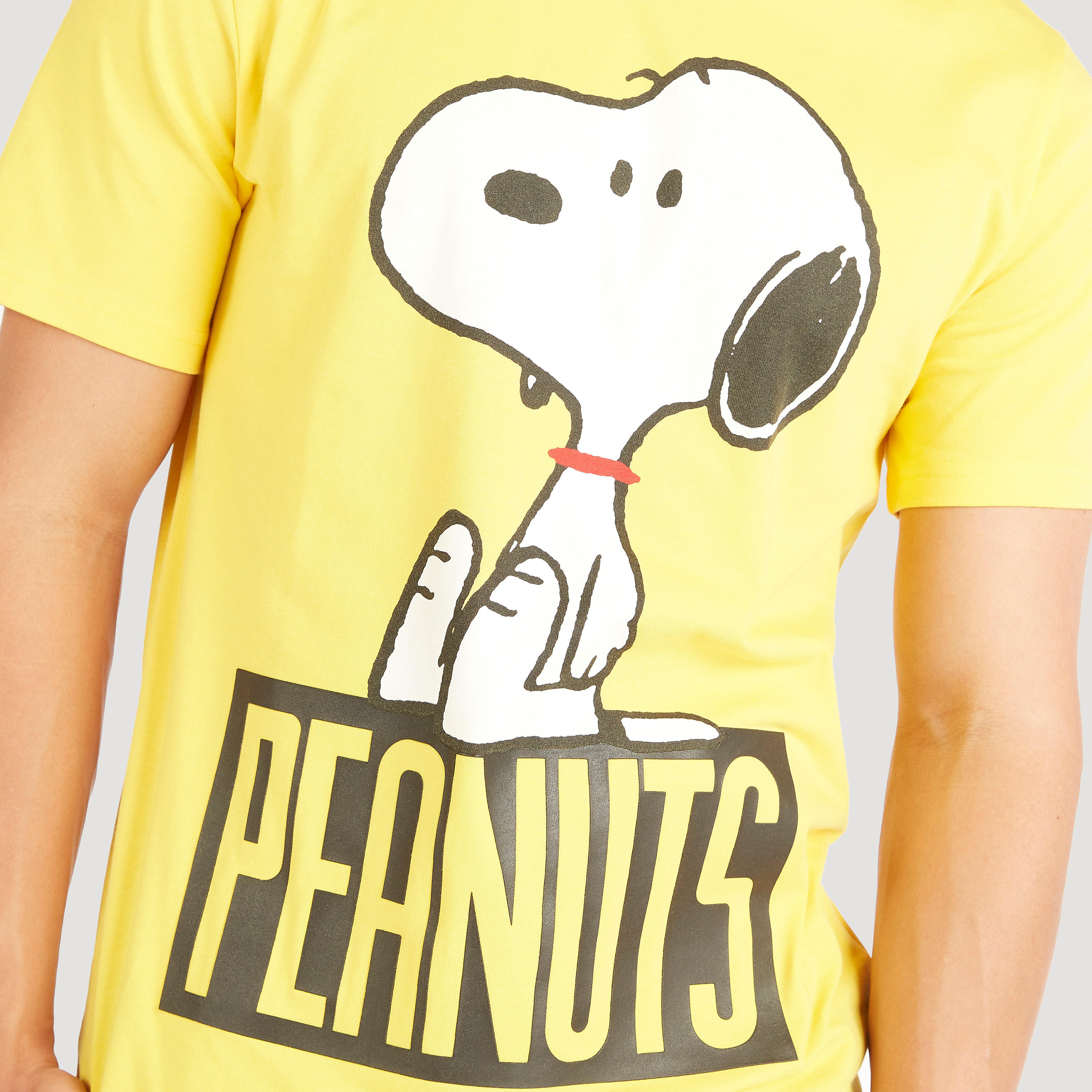 تيشيرت بياقة ضيقة وأكمام قصيرة وطبعات-men-clothing-tshirtsandpolos-tshirts-image-3