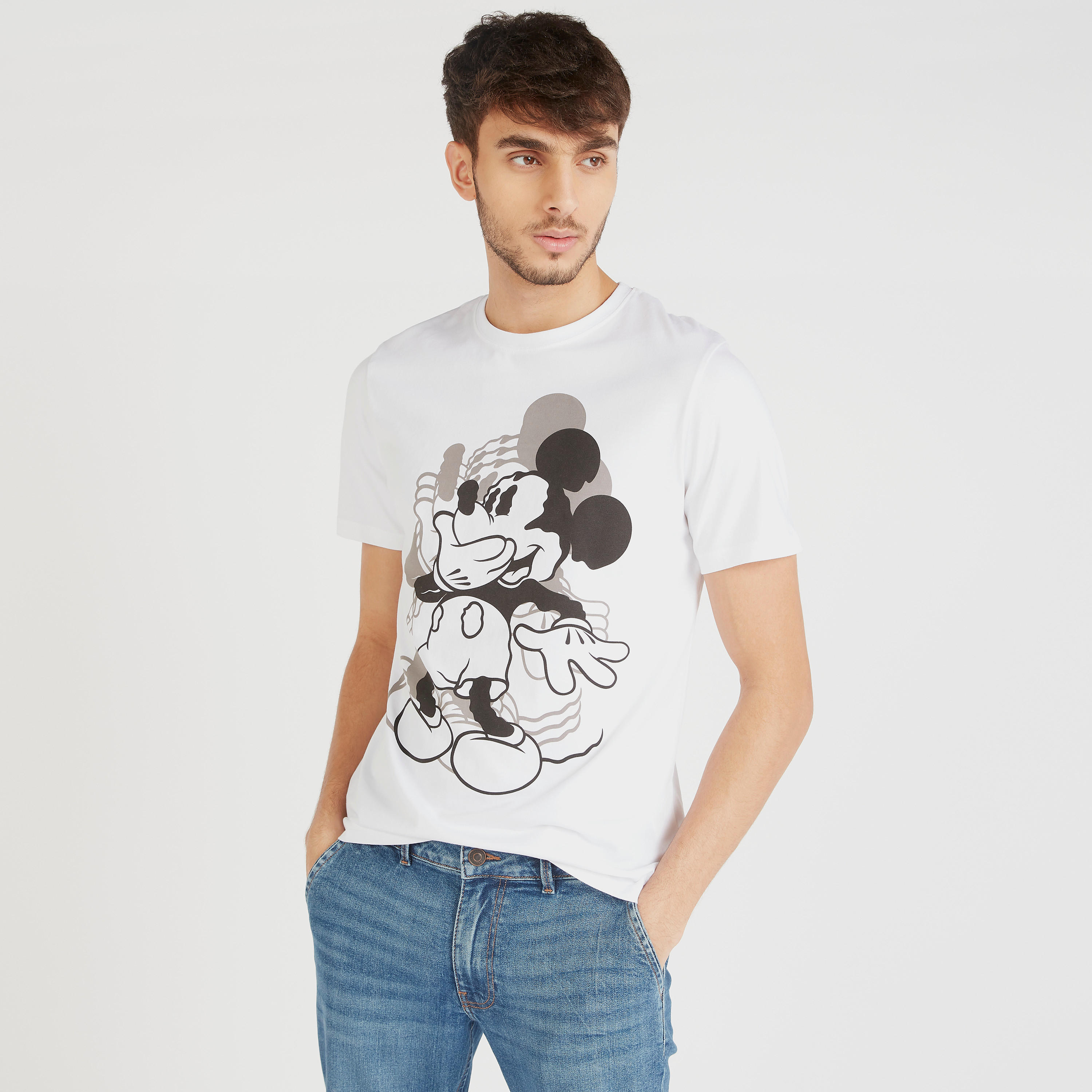 تيشيرت بياقة ضيّقة وأكمام قصيرة وطبعات ميكي ماوس-men-clothing-tshirtsandpolos-tshirts-image-1