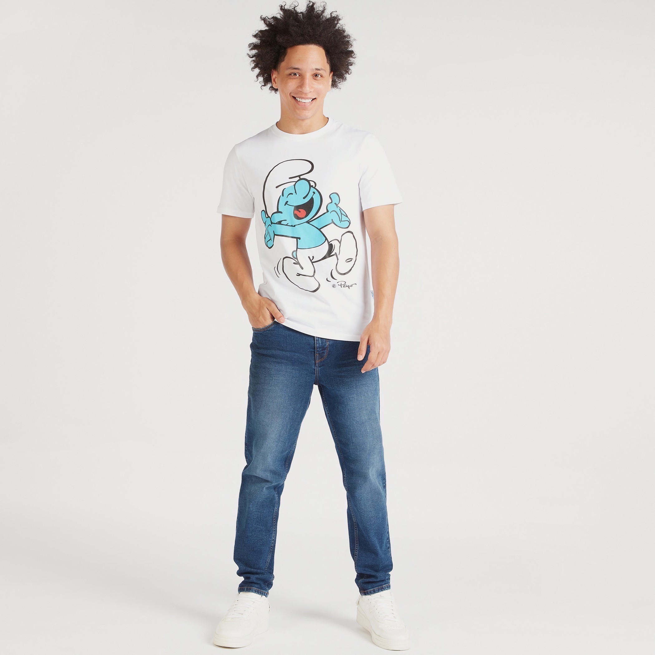تيشيرت بياقة ضيّقة وأكمام قصيرة وطبعات السنافر-men-clothing-tshirtsandpolos-tshirts-image-2