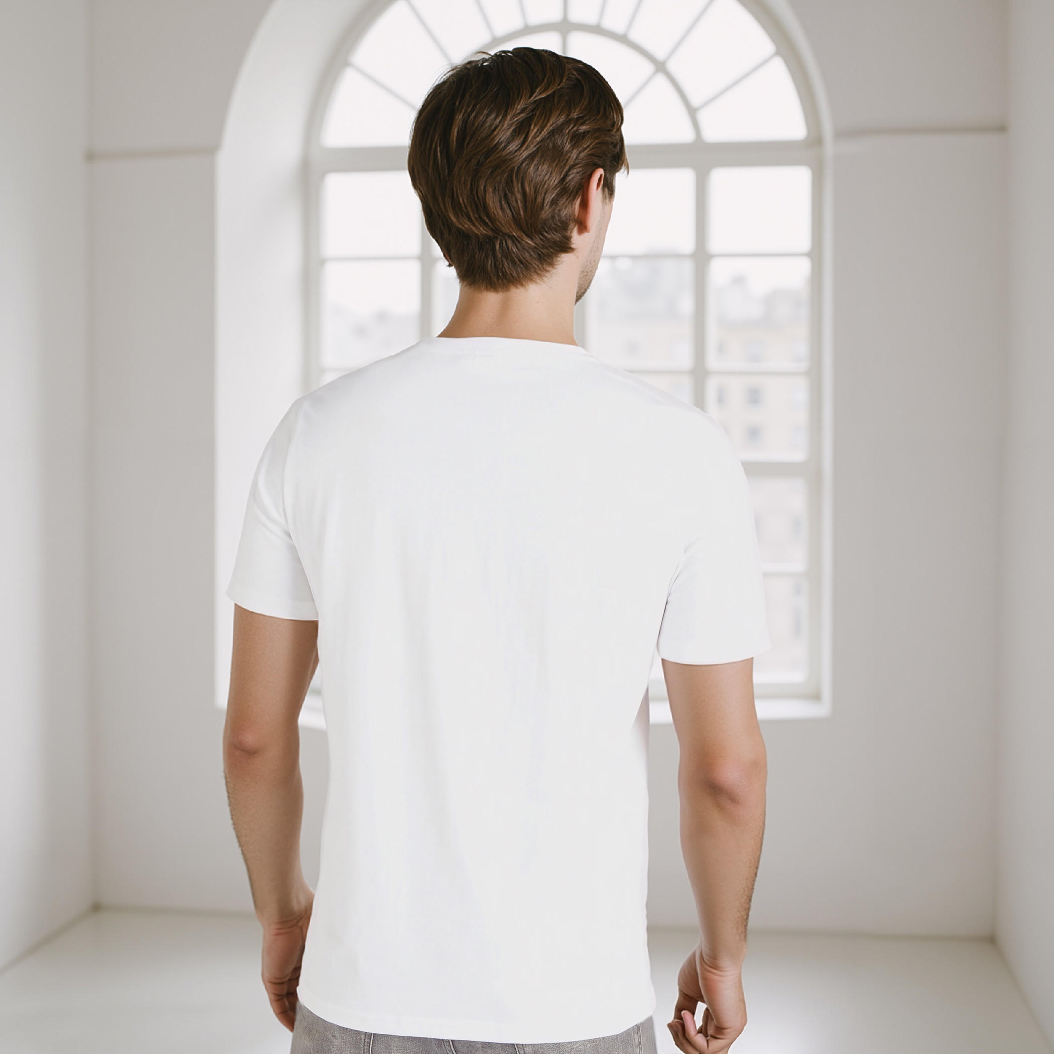 تيشيرت بقصّة سليم وياقة ضيّقة وأكمام قصيرة وطبعات أفنجرز-men-clothing-tshirtsandpolos-tshirts-image-7