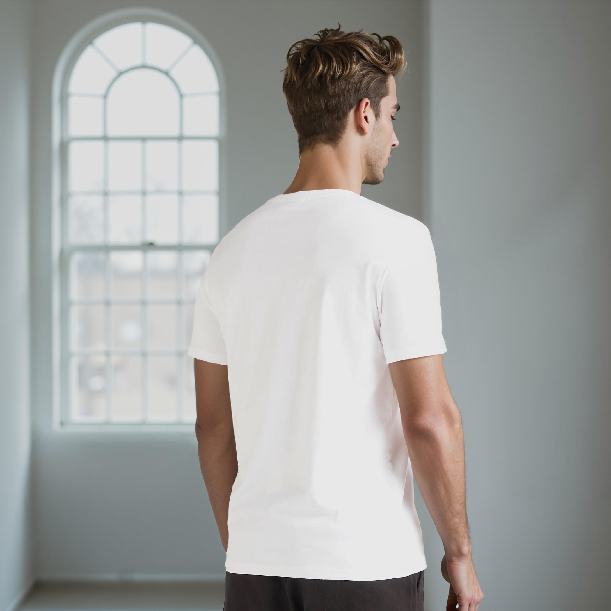 تيشيرت بقصّة سليم وياقة ضيّقة وأكمام قصيرة وطبعات كابتن أمريكا-men-clothing-tshirtsandpolos-tshirts-image-4
