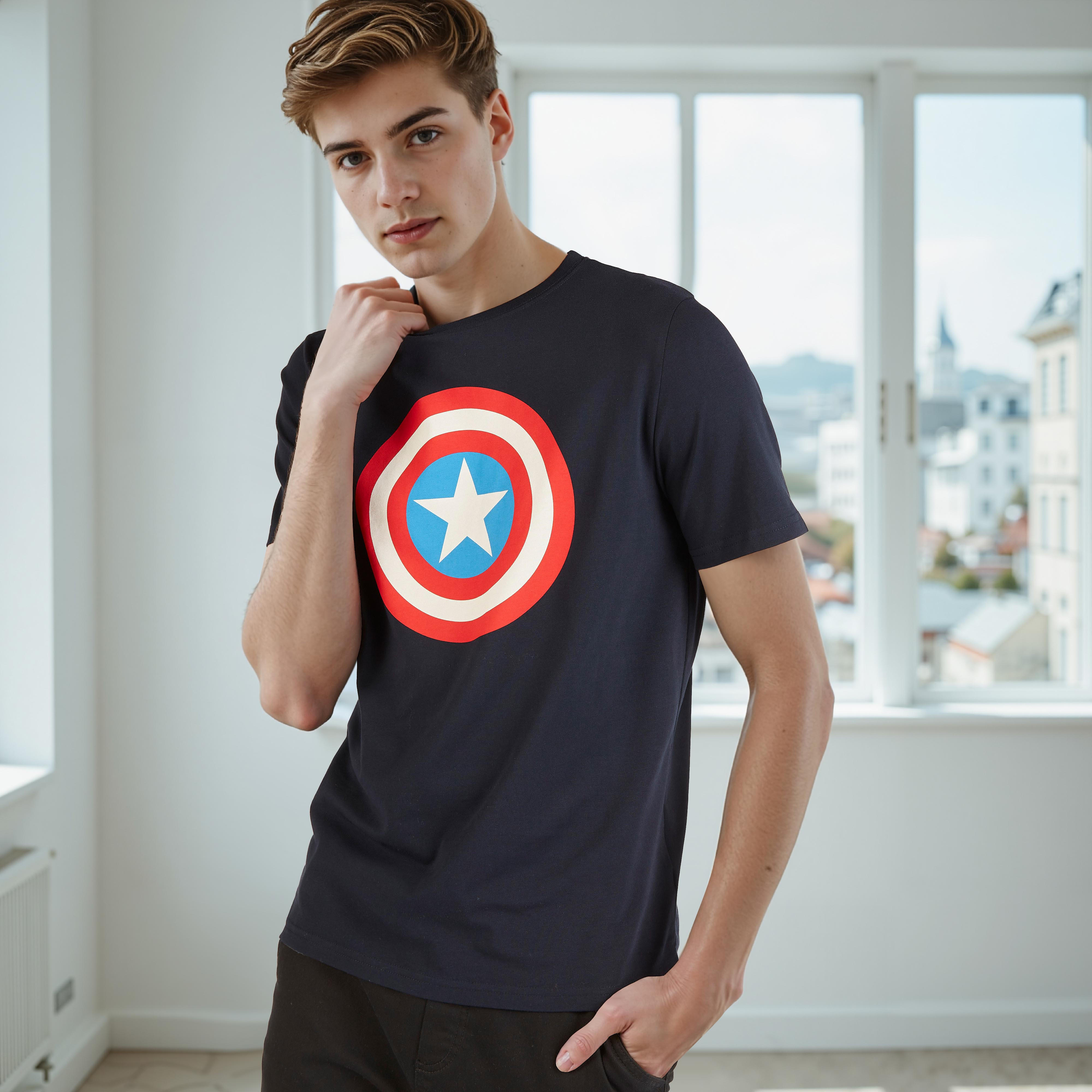 تيشيرت بقصّة سليم وياقة ضيّقة وأكمام قصيرة وطبعات كابتن أمريكا-men-clothing-tshirtsandpolos-tshirts-image-5