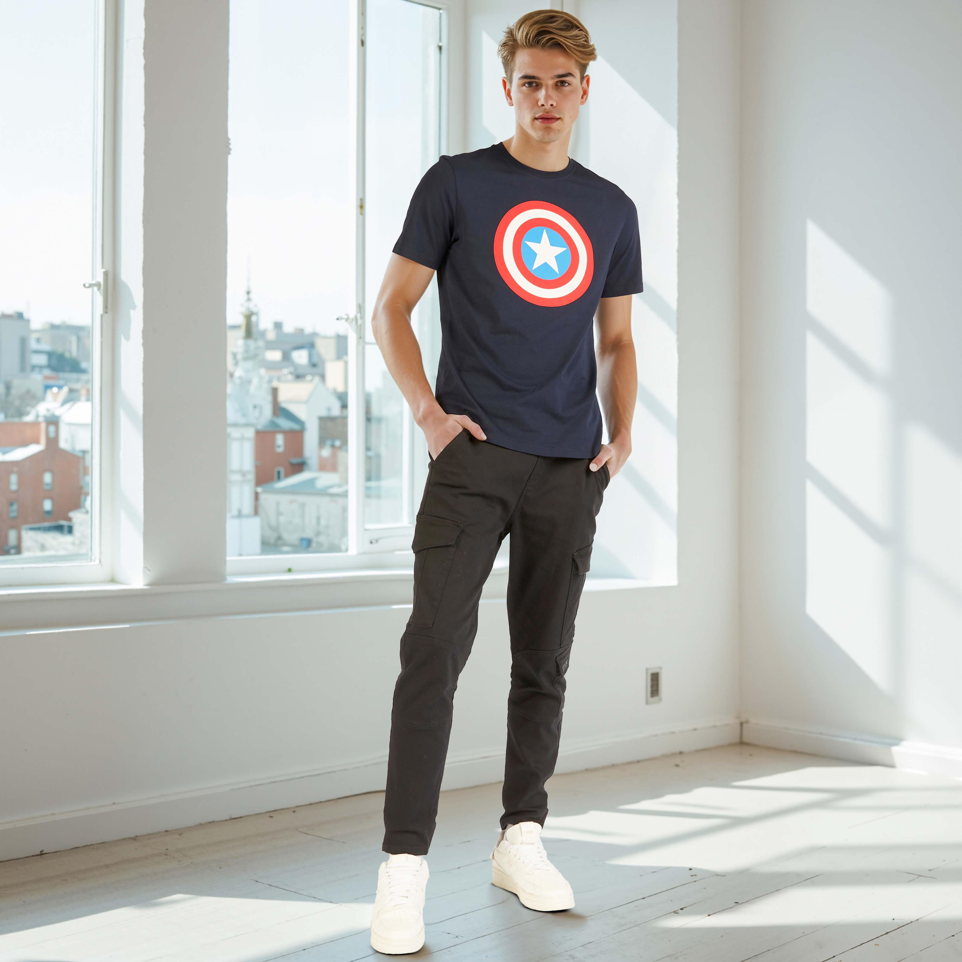 تيشيرت بقصّة سليم وياقة ضيّقة وأكمام قصيرة وطبعات كابتن أمريكا-men-clothing-tshirtsandpolos-tshirts-image-6