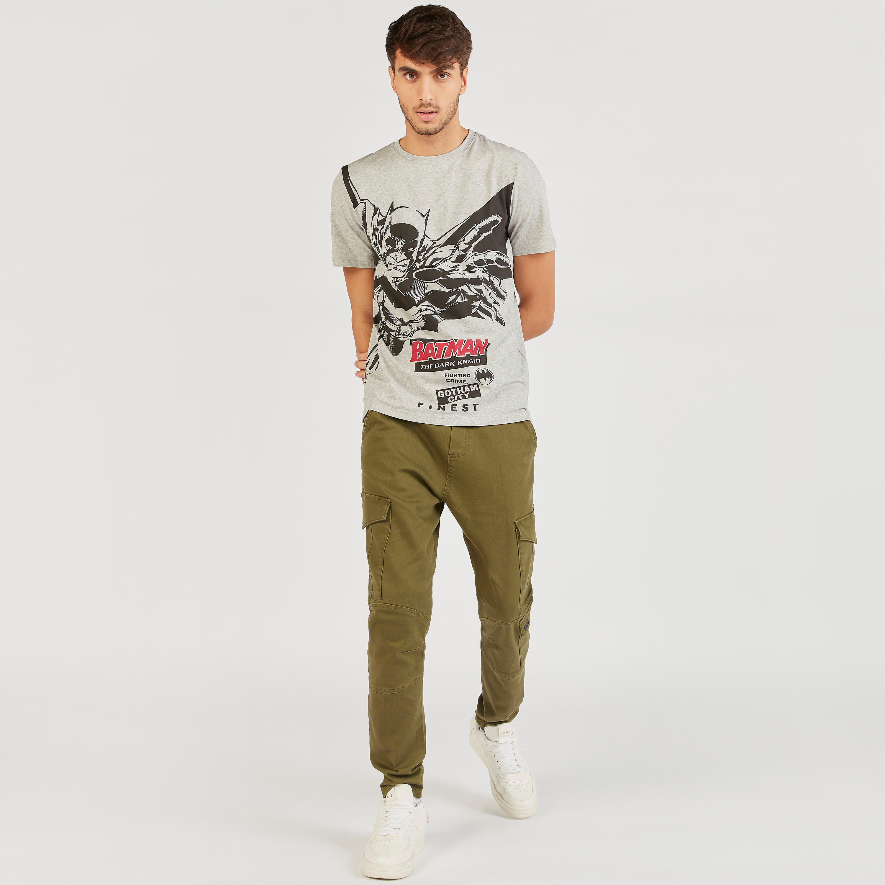 تيشيرت بياقة ضيّقة وأكمام قصيرة وطبعات باتمان-men-clothing-tshirtsandpolos-tshirts-image-2
