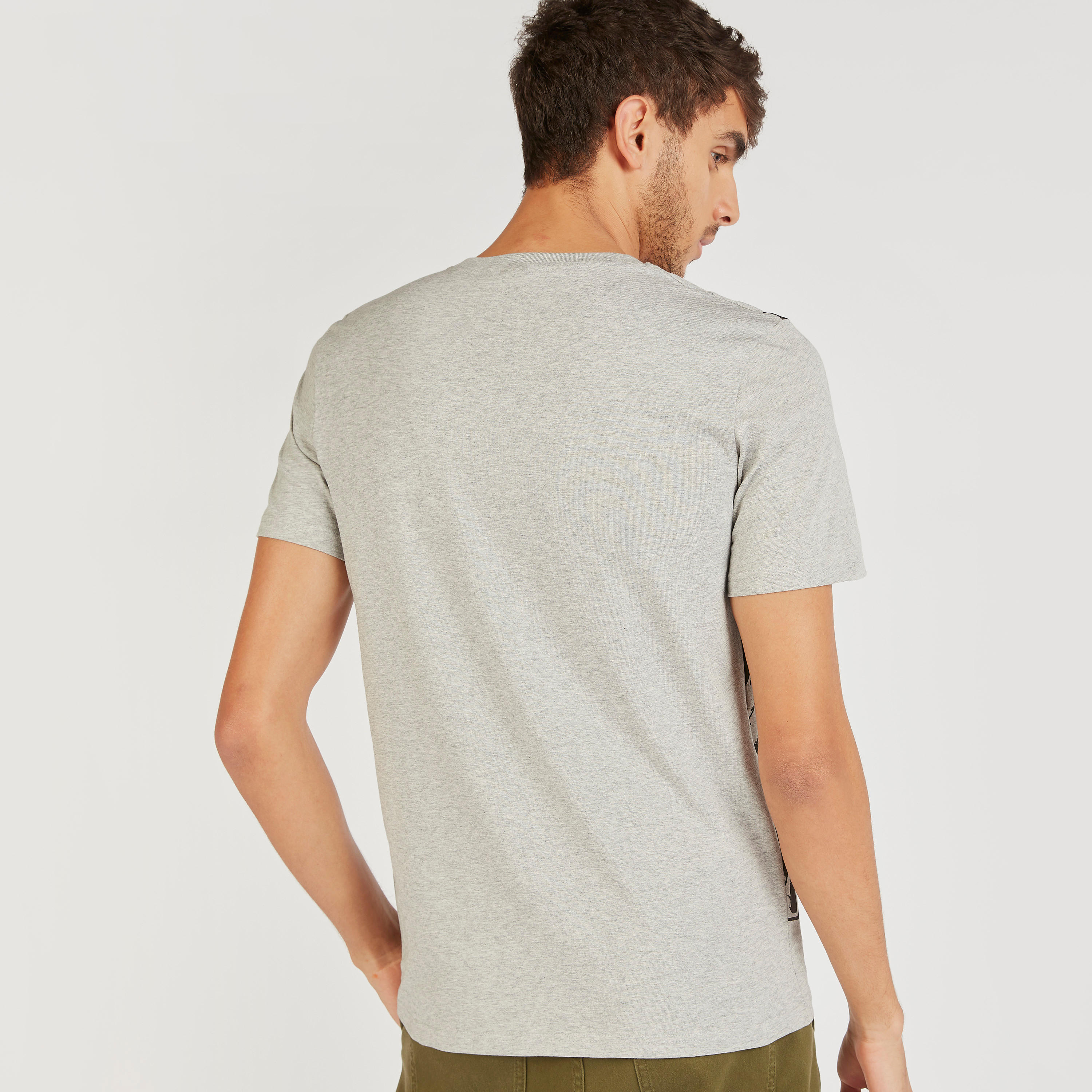 تيشيرت بياقة ضيّقة وأكمام قصيرة وطبعات باتمان-men-clothing-tshirtsandpolos-tshirts-image-4