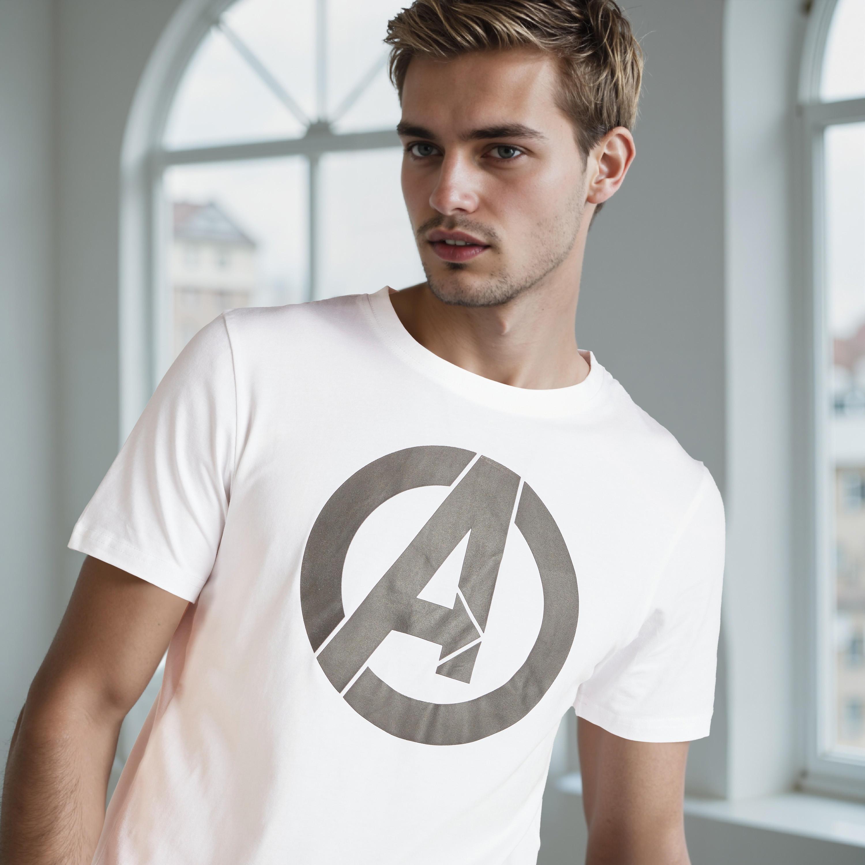 تيشيرت بياقة ضيقة وأكمام قصيرة وطبعات أفينجرز-men-clothing-tshirtsandpolos-tshirts-image-3
