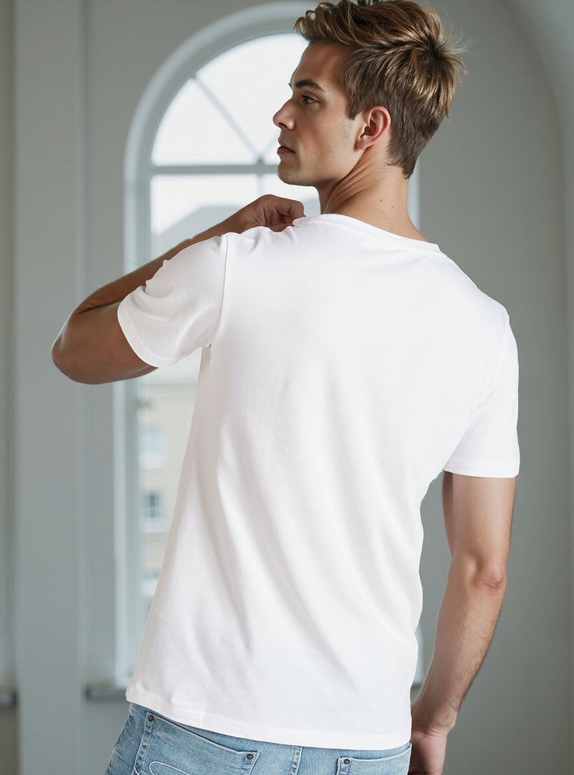 تيشيرت بياقة ضيقة وأكمام قصيرة وطبعات أفينجرز-men-clothing-tshirtsandpolos-tshirts-image-4