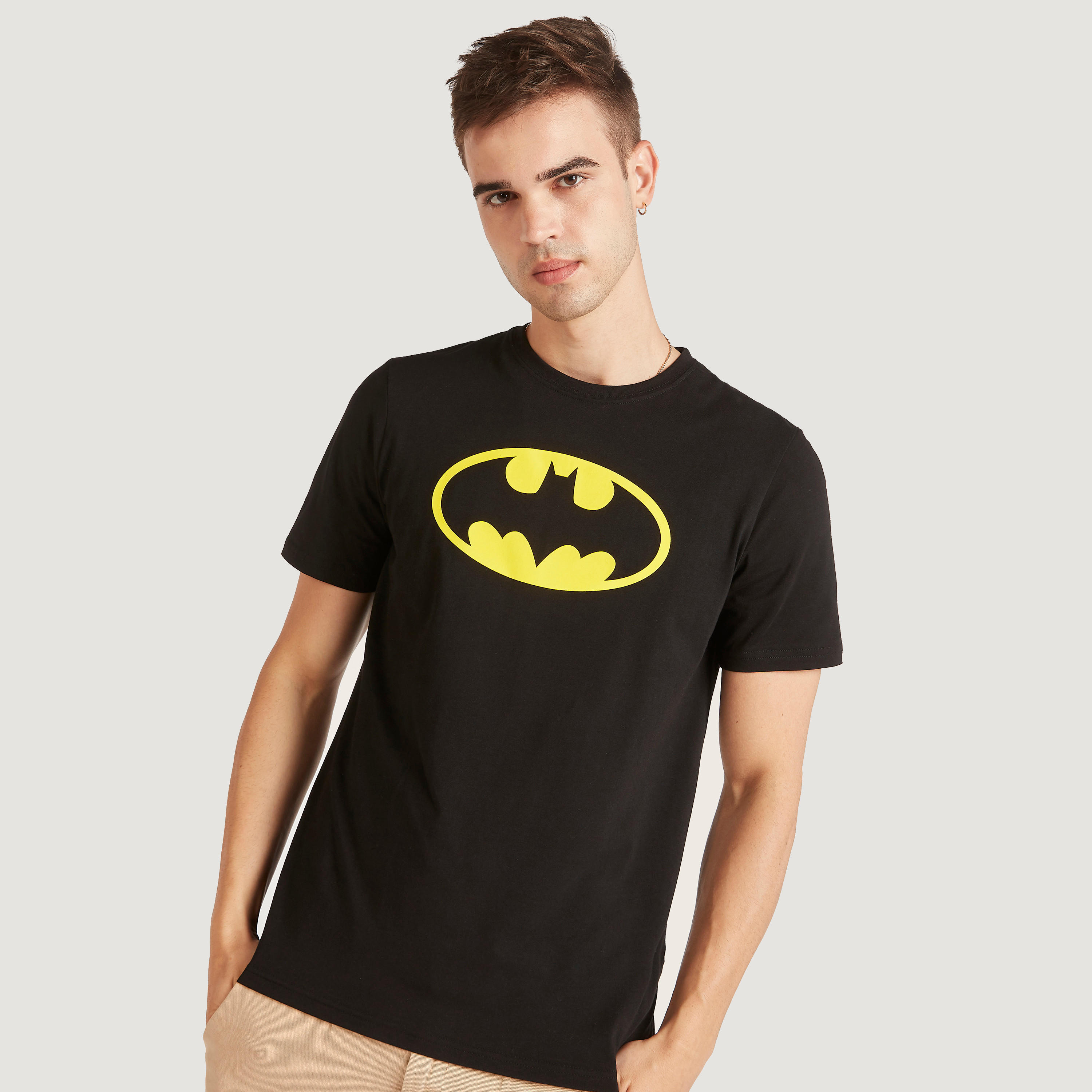 تيشيرت بياقة ضيّقة وأكمام قصيرة وطبعات باتمان-men-clothing-tshirtsandpolos-tshirts-image-3