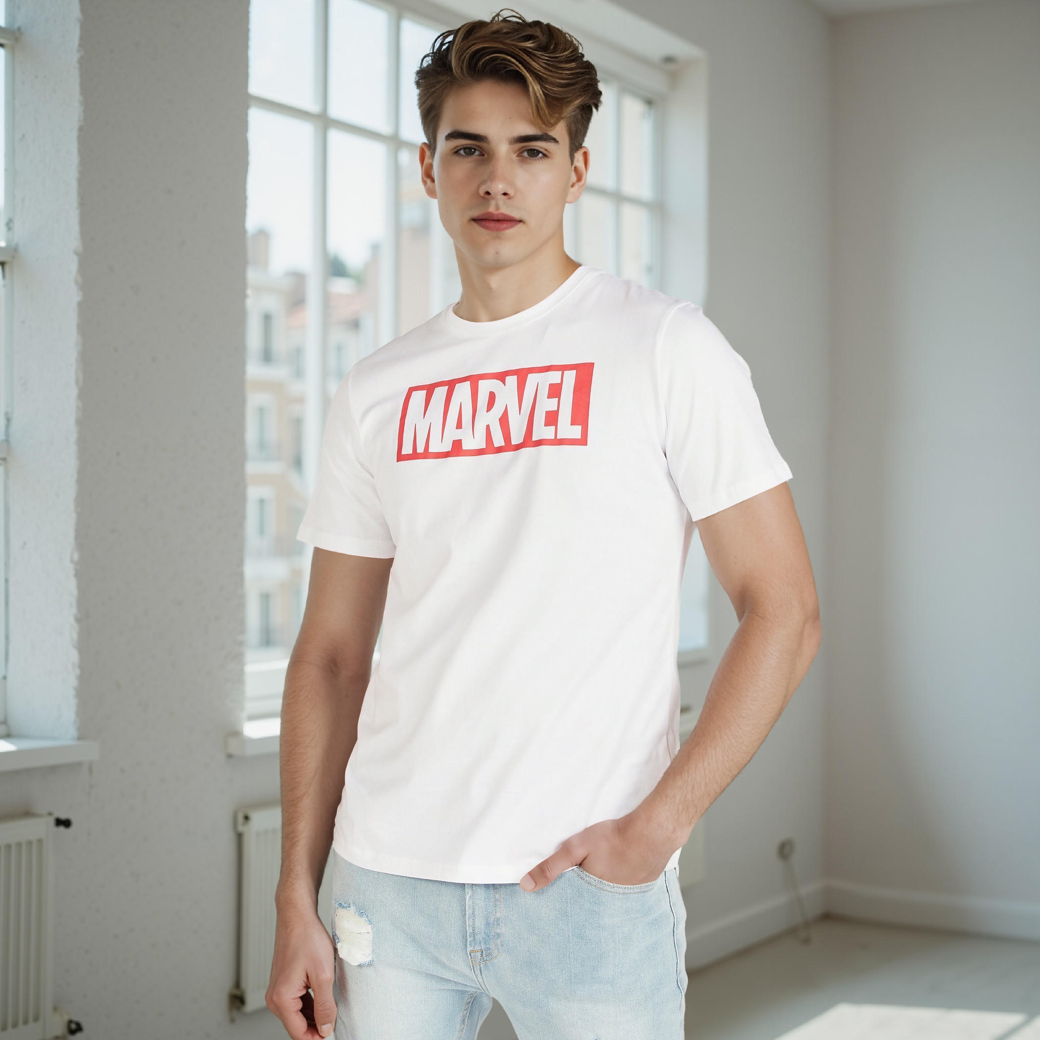 تيشيرت بقصّة سليم وياقة ضيّقة وأكمام قصيرة وطبعات مارفل-men-clothing-tshirtsandpolos-tshirts-image-1