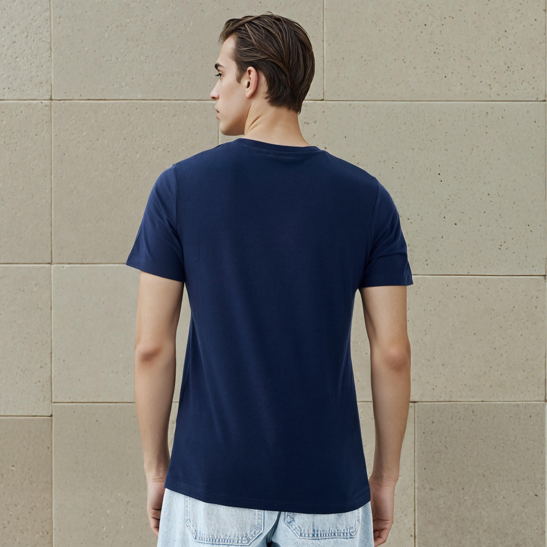 تيشيرت بقصّة سليم وياقة ضيّقة وأكمام قصيرة وطبعات كابتن أمريكا-men-clothing-tshirtsandpolos-tshirts-image-3