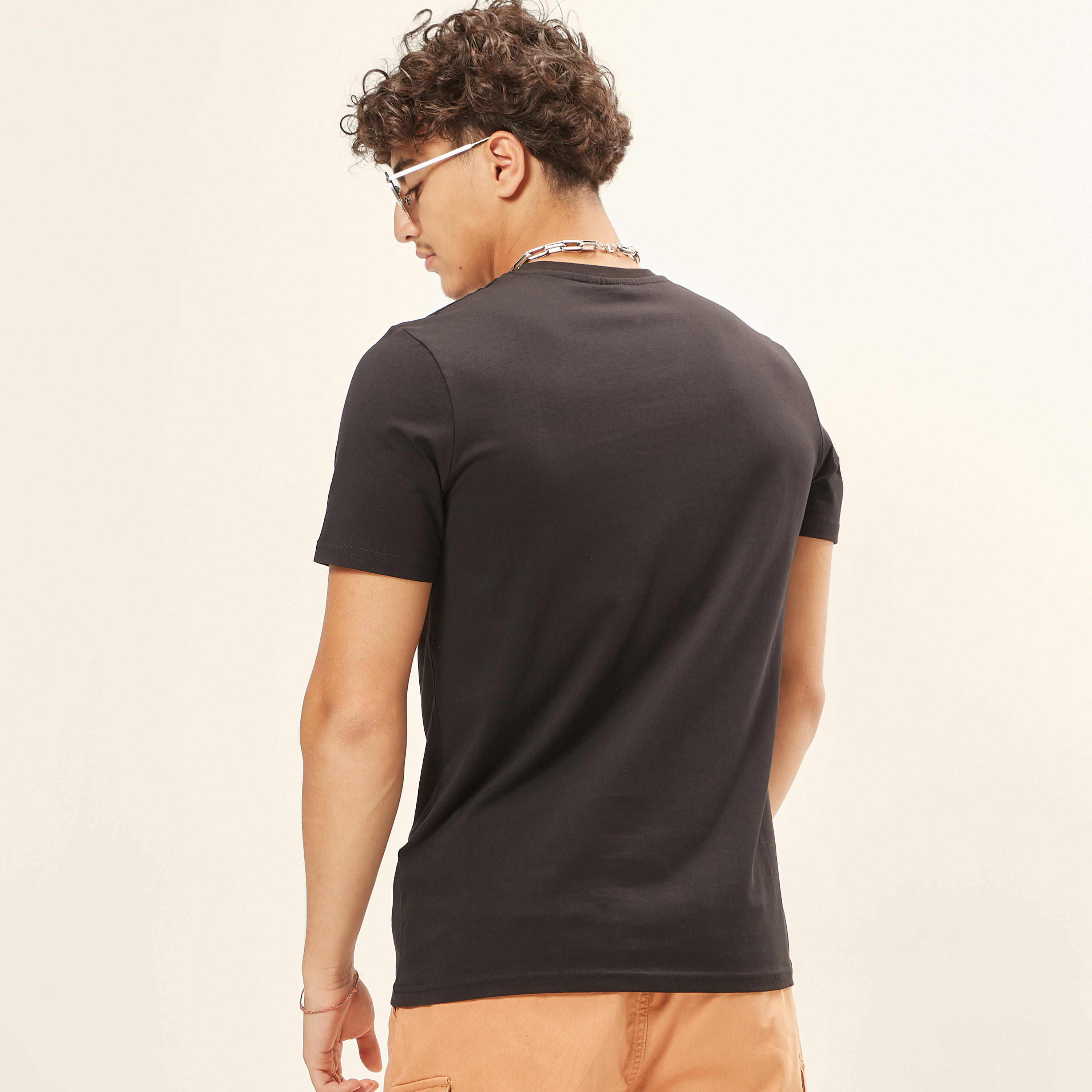 تيشيرت بياقة ضيقة وأكمام قصيرة وطبعات باتمان-men-clothing-tshirtsandpolos-tshirts-image-4