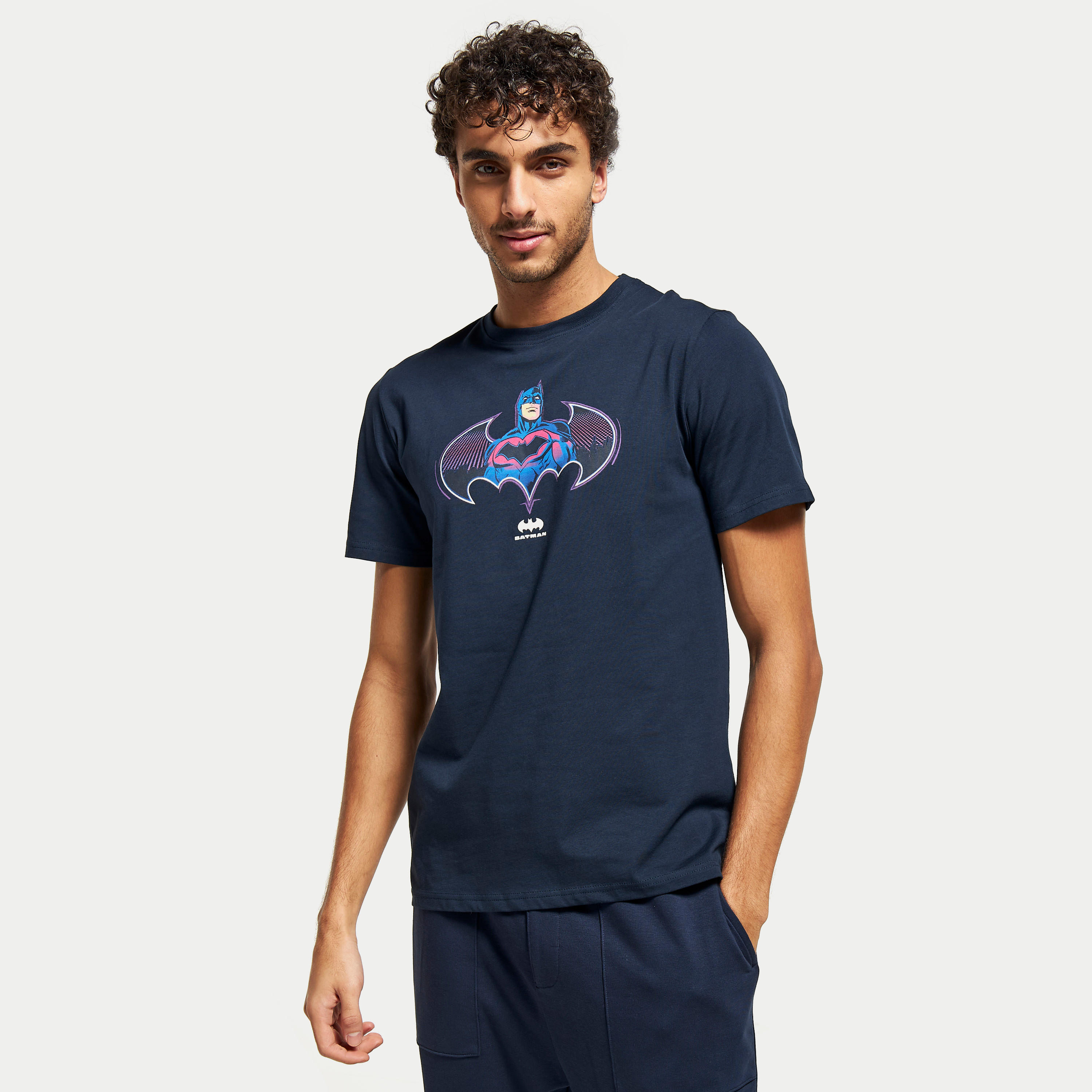 تيشيرت بياقة ضيقة وأكمام قصيرة وطبعات باتمان-men-clothing-tshirtsandpolos-tshirts-image-1