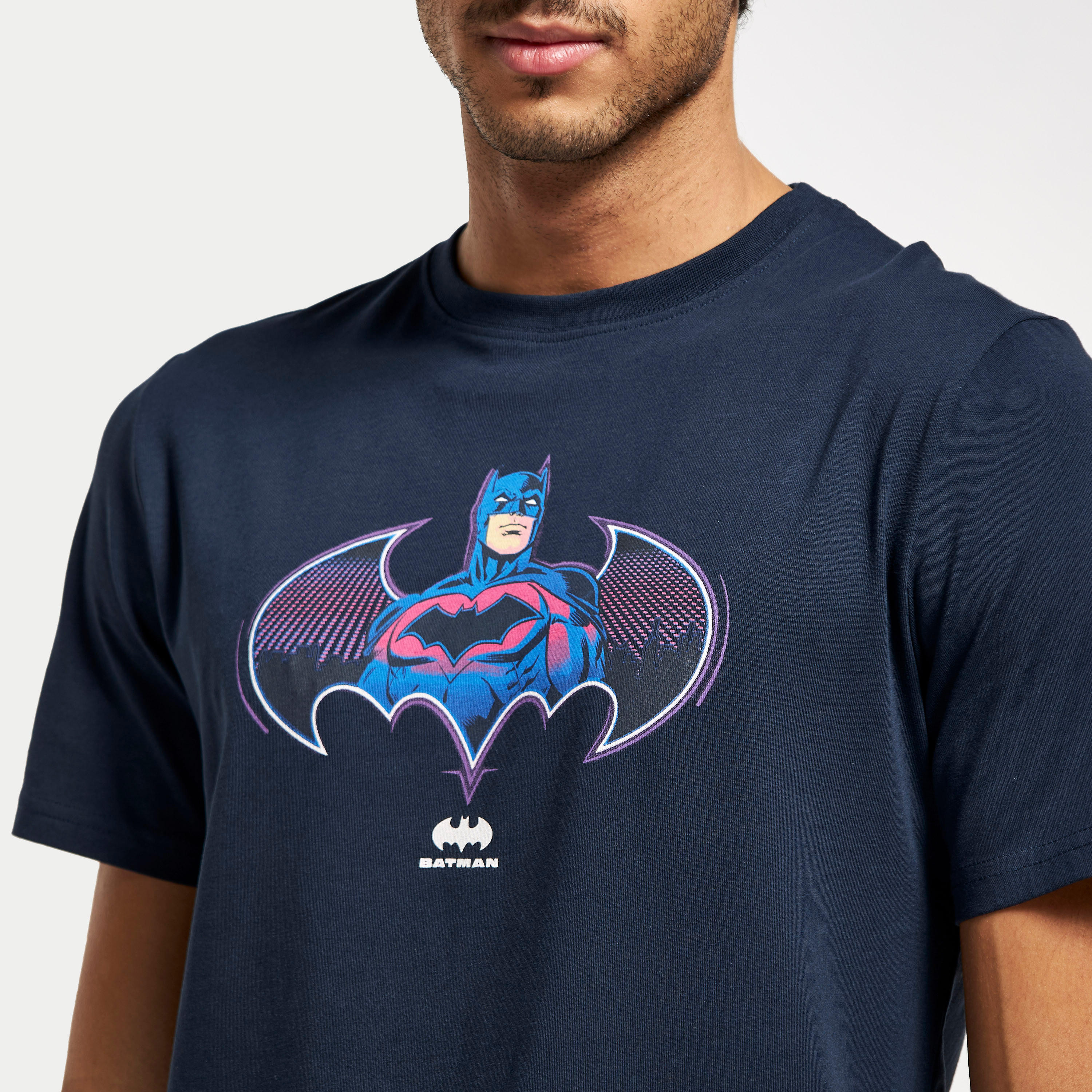 تيشيرت بياقة ضيقة وأكمام قصيرة وطبعات باتمان-men-clothing-tshirtsandpolos-tshirts-image-4