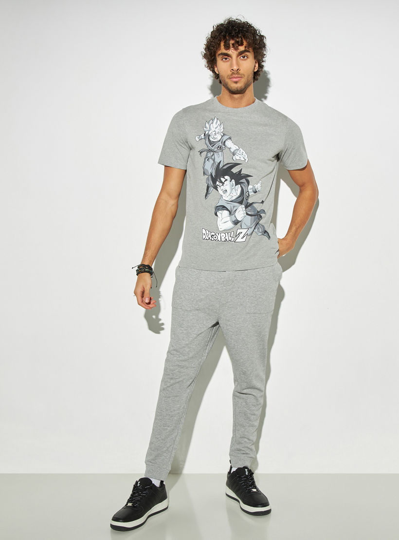 تيشيرت بأكمام قصيرة وياقة ضيقة وطبعات شعار-men-clothing-tshirtsandpolos-tshirts-image-2