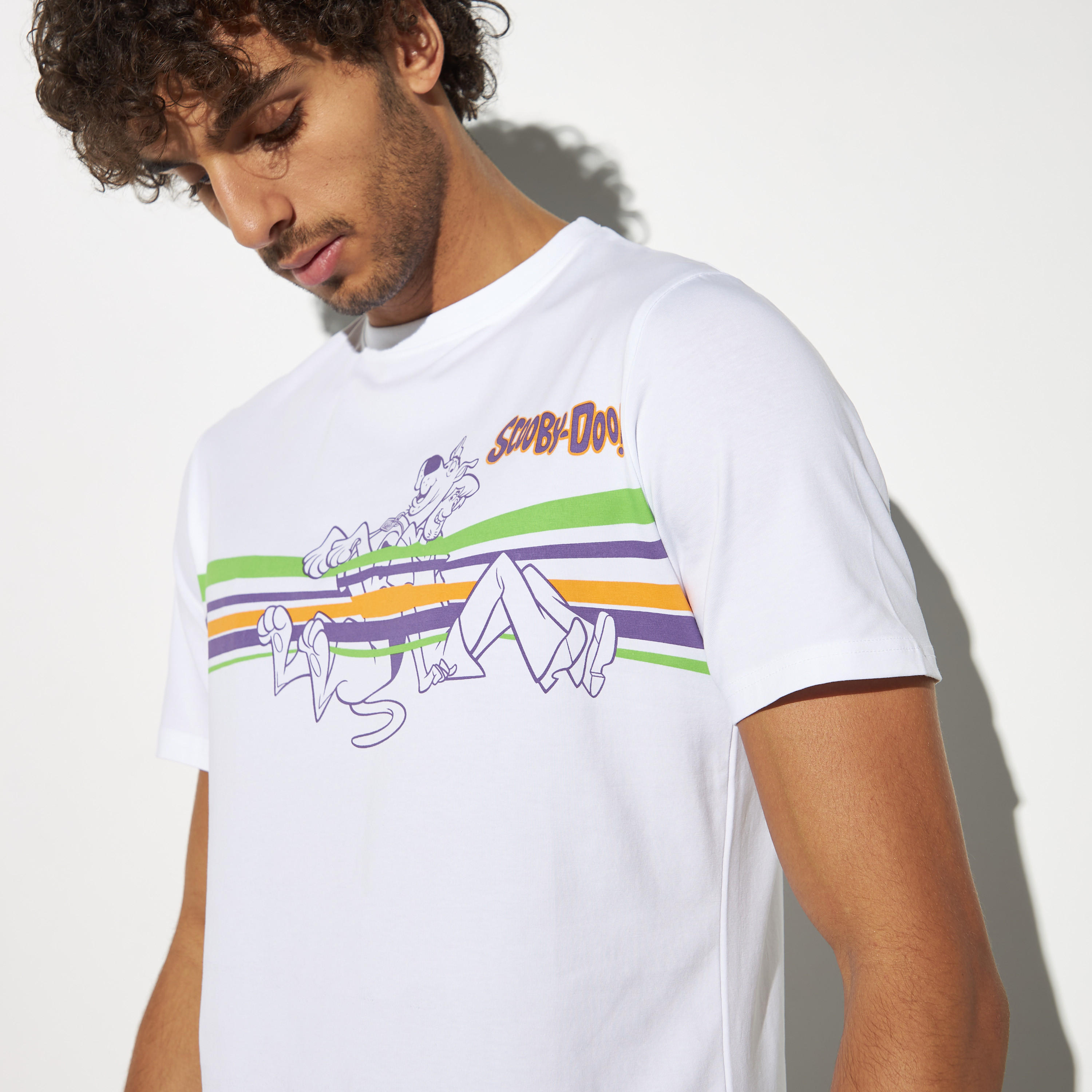 تيشيرت بياقة ضيّقة وأكمام قصيرة وطبعات-men-clothing-tshirtsandpolos-tshirts-image-4
