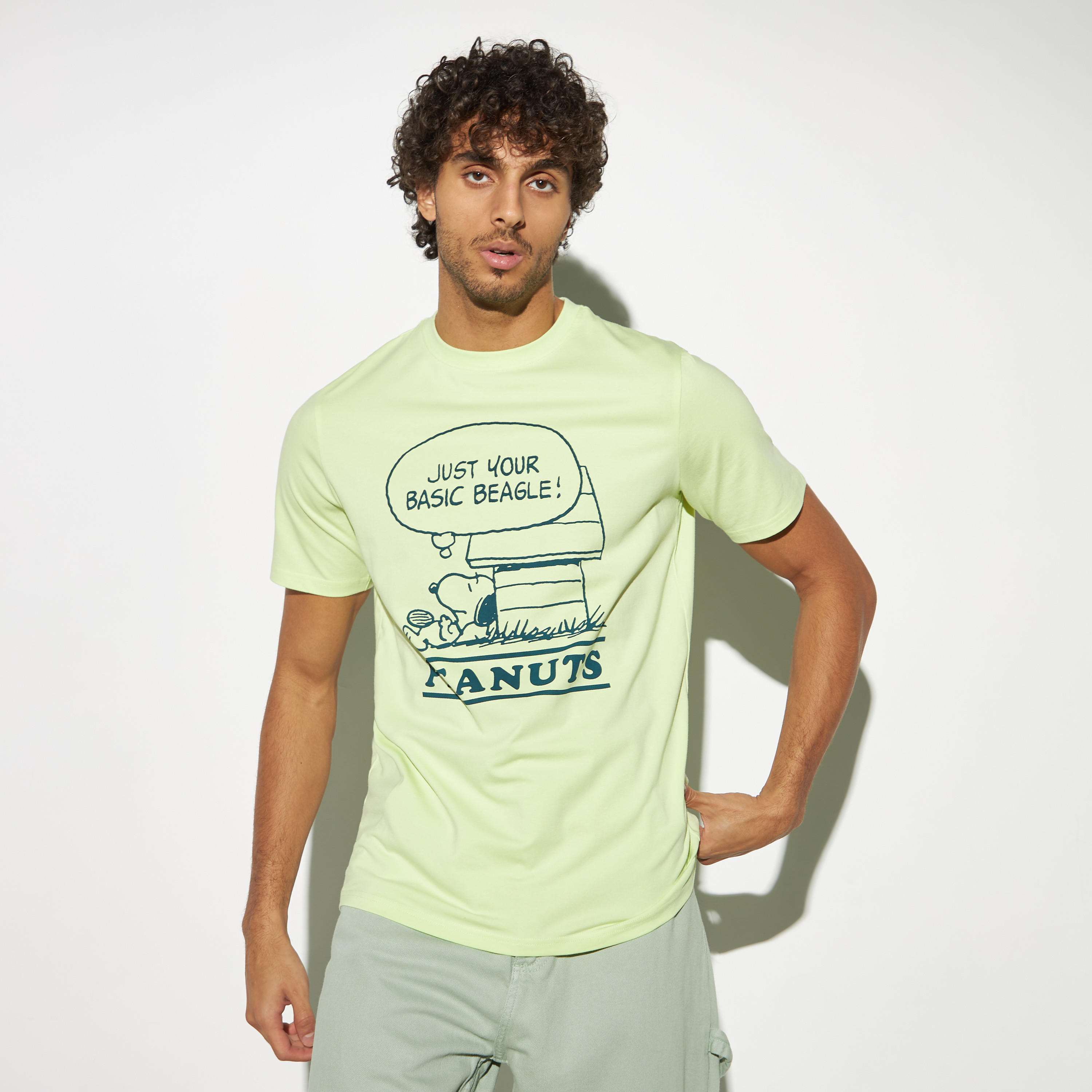 تيشيرت بياقة ضيقة وأكمام قصيرة وطبعات-men-clothing-tshirtsandpolos-tshirts-image-1