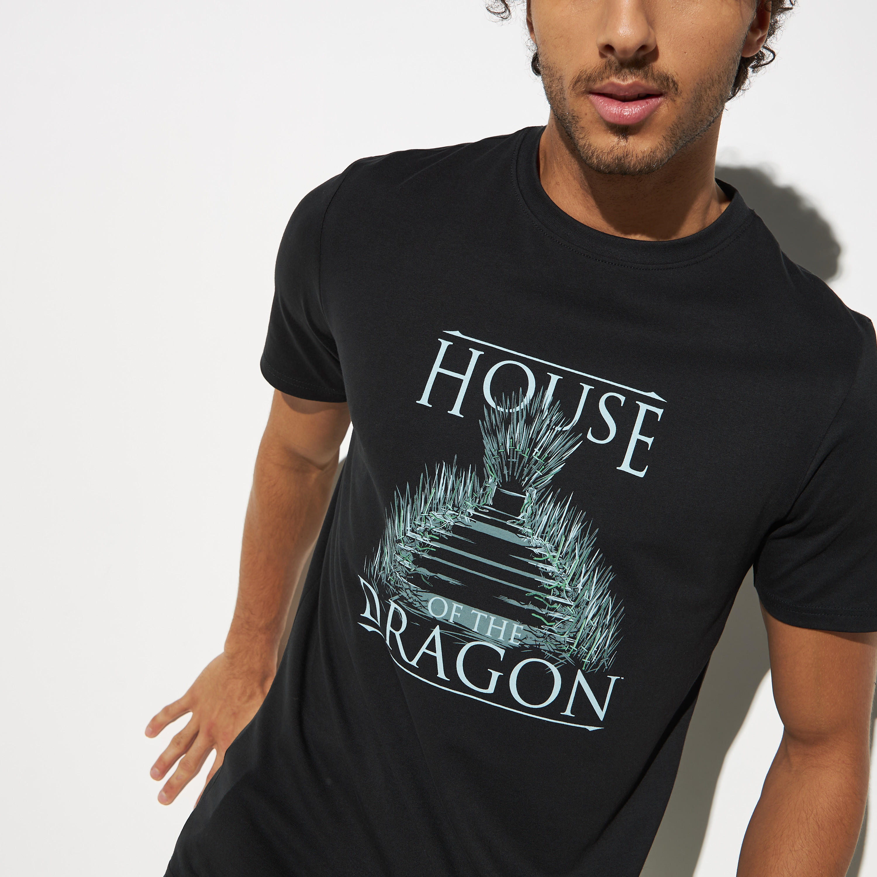 تيشيرت بياقة ضيقة وأكمام قصيرة وطبعات-men-clothing-tshirtsandpolos-tshirts-image-3
