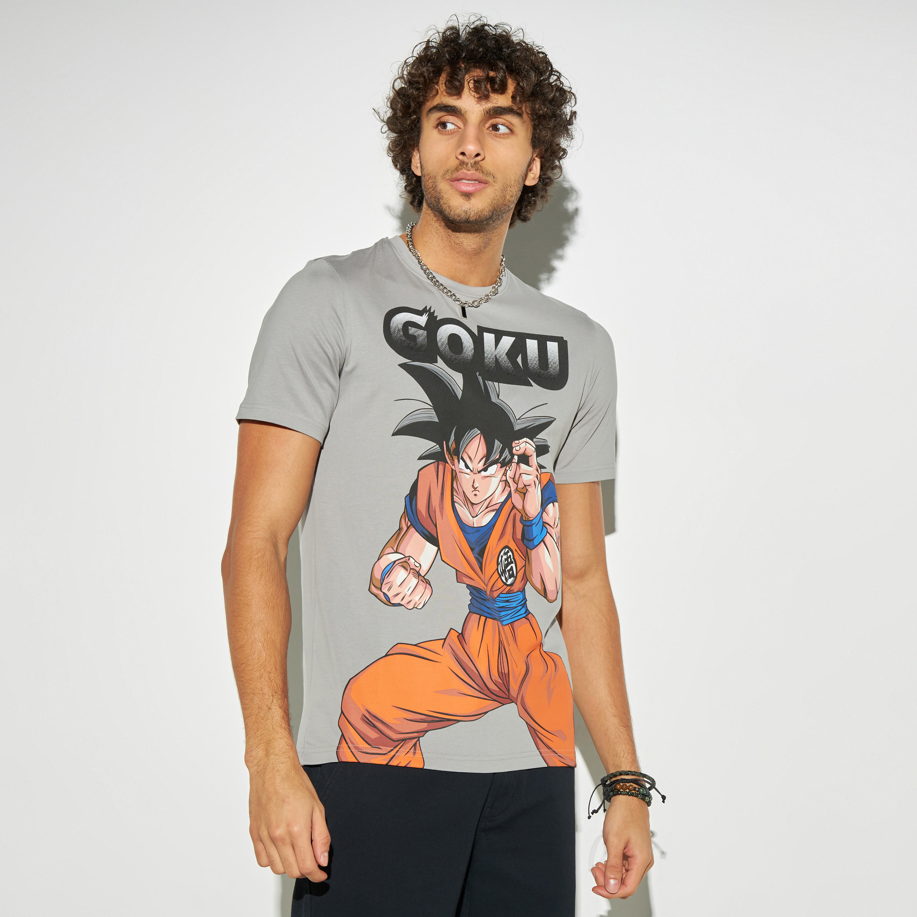 تيشيرت بياقة ضيقة وأكمام قصيرة وطبعات-men-clothing-tshirtsandpolos-tshirts-image-1