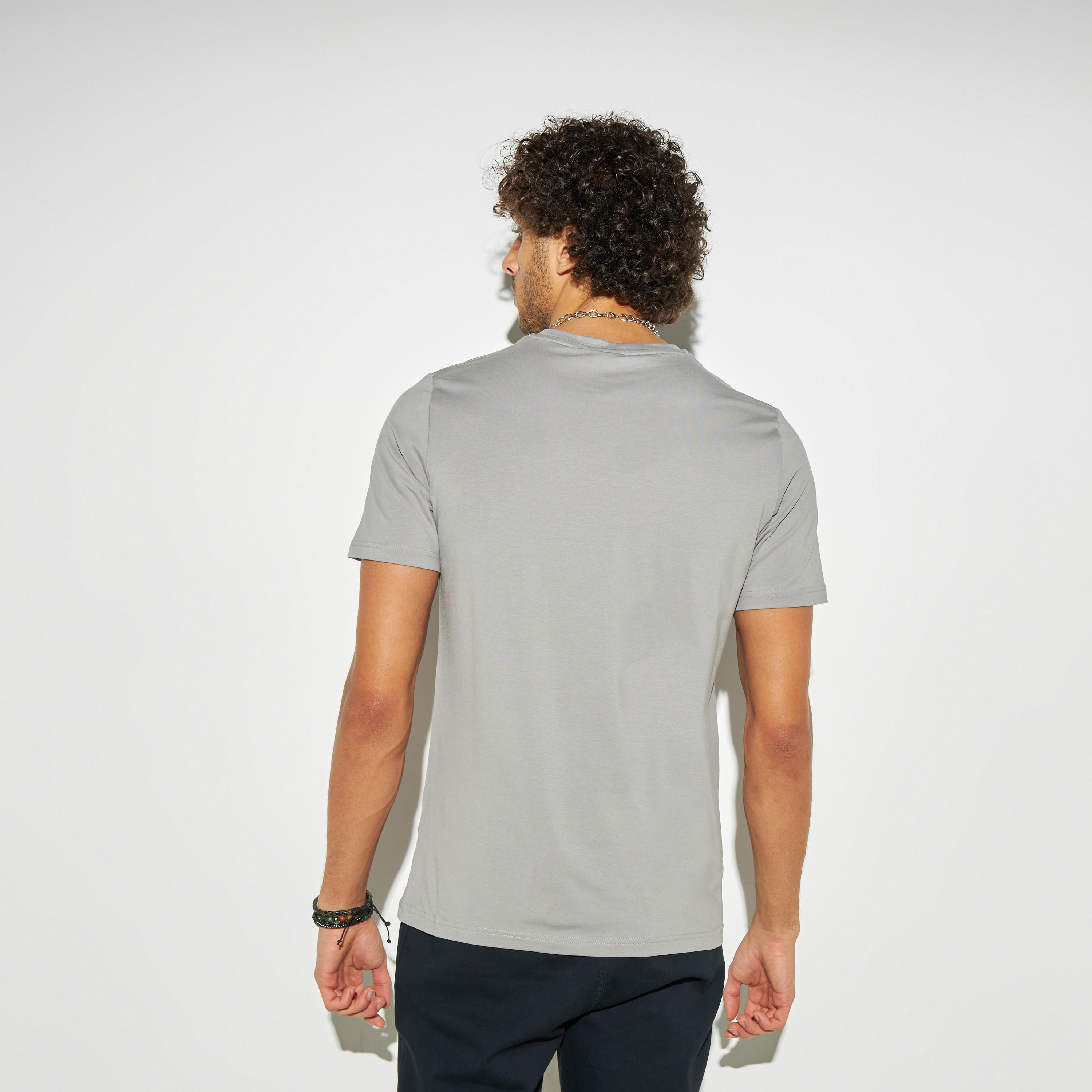 تيشيرت بياقة ضيقة وأكمام قصيرة وطبعات-men-clothing-tshirtsandpolos-tshirts-image-3