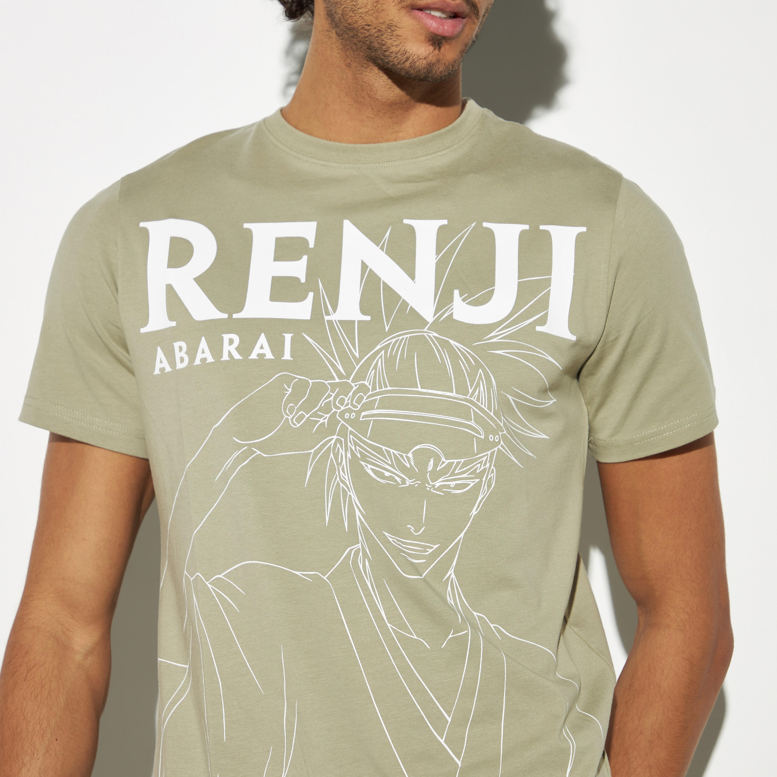 تيشيرت بياقة ضيقة وأكمام قصيرة وطبعات-men-clothing-tshirtsandpolos-tshirts-image-3
