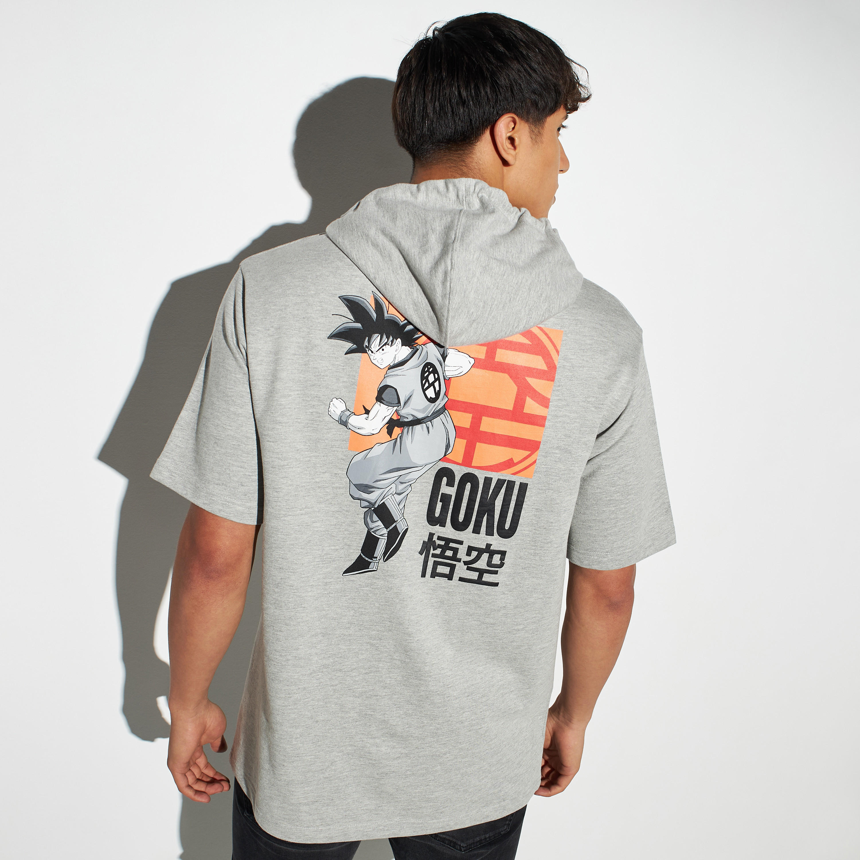 تيشيرت بقبعة وأكمام قصيرة وطبعات-men-clothing-tshirtsandpolos-tshirts-image-1