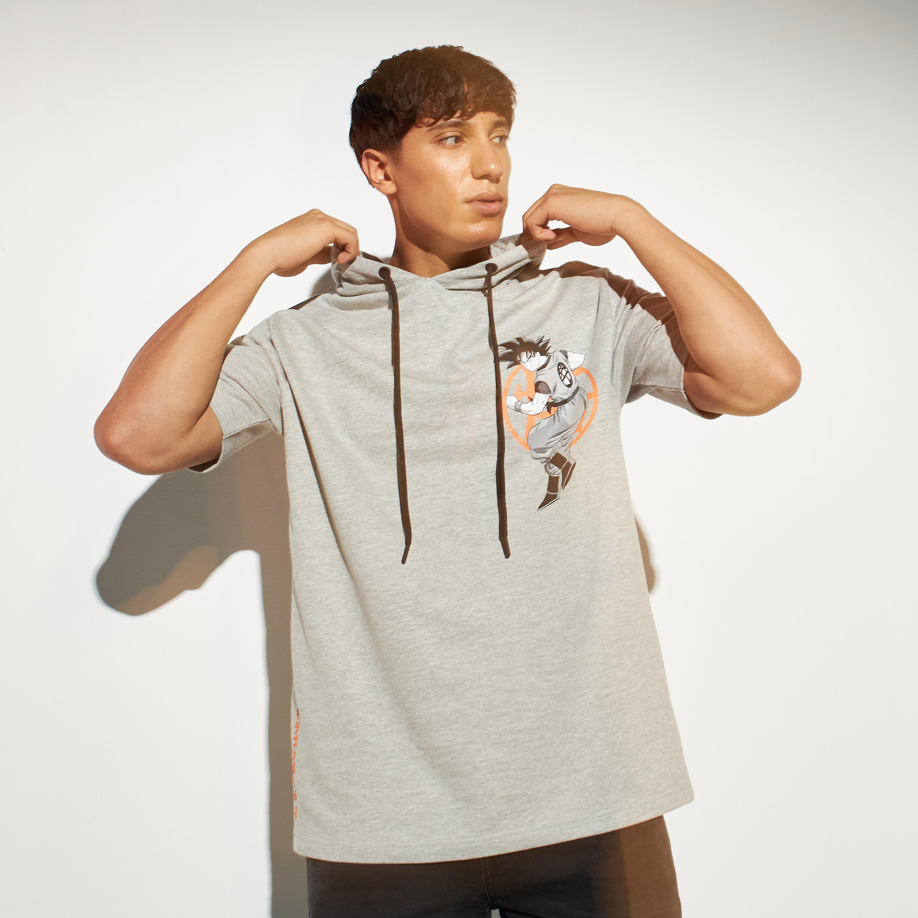 تيشيرت بقبعة وأكمام قصيرة وطبعات-men-clothing-tshirtsandpolos-tshirts-image-5