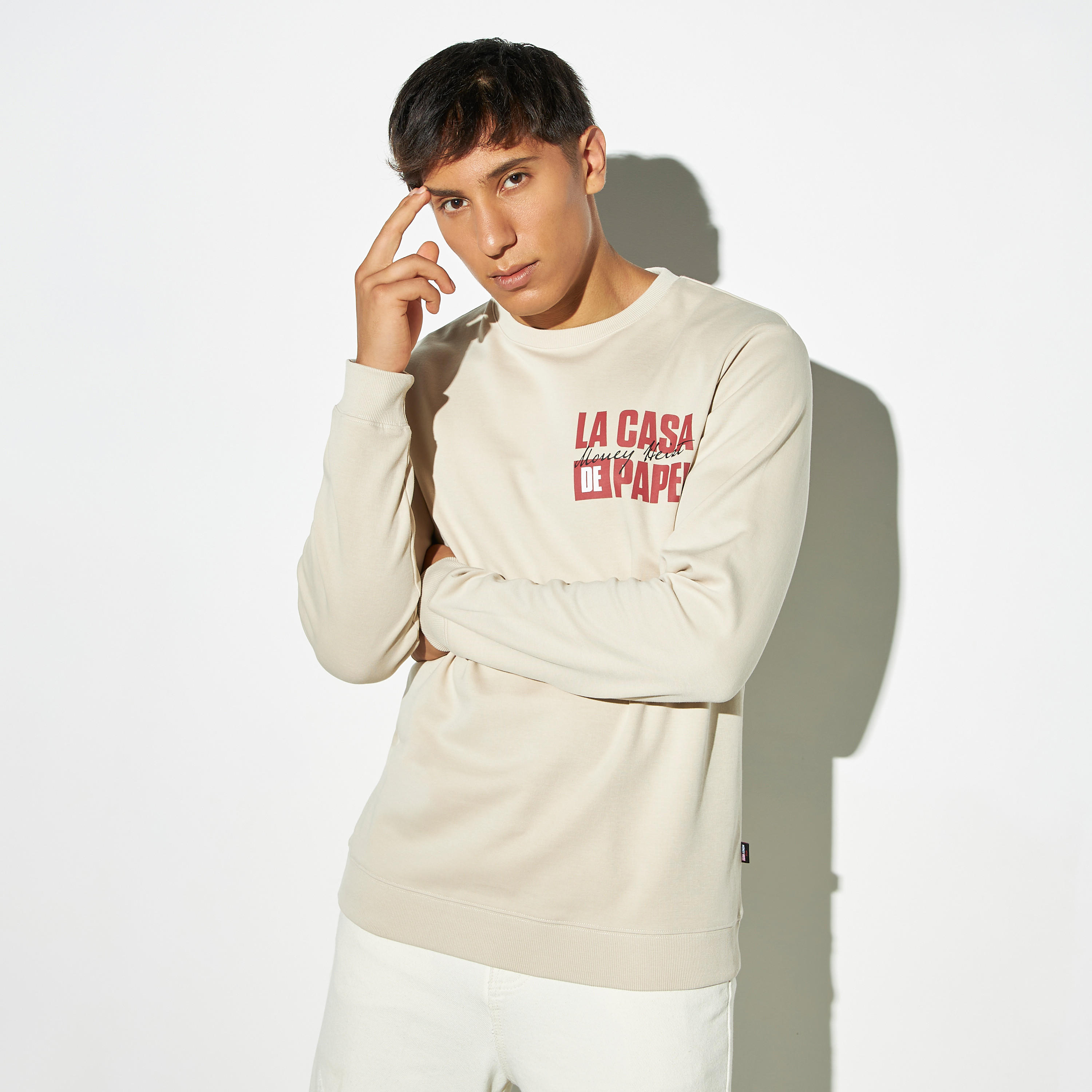 سويت شيرت بياقة ضيقة وأكمام طويلة وطبعات-men-winterwear-hoodiesandsweatshirts-image-3